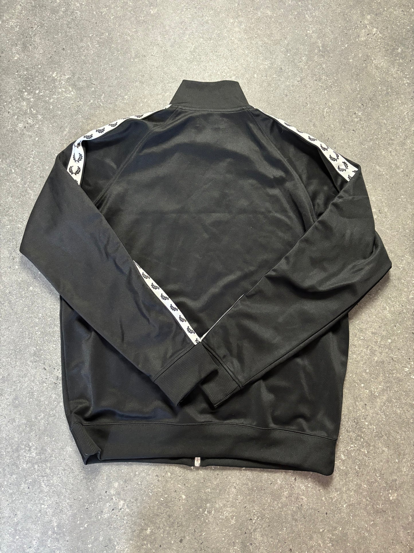 Fred Perry Jacke (XL)