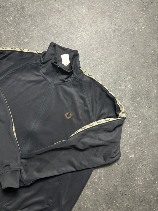 Fred Perry Jacke (L)