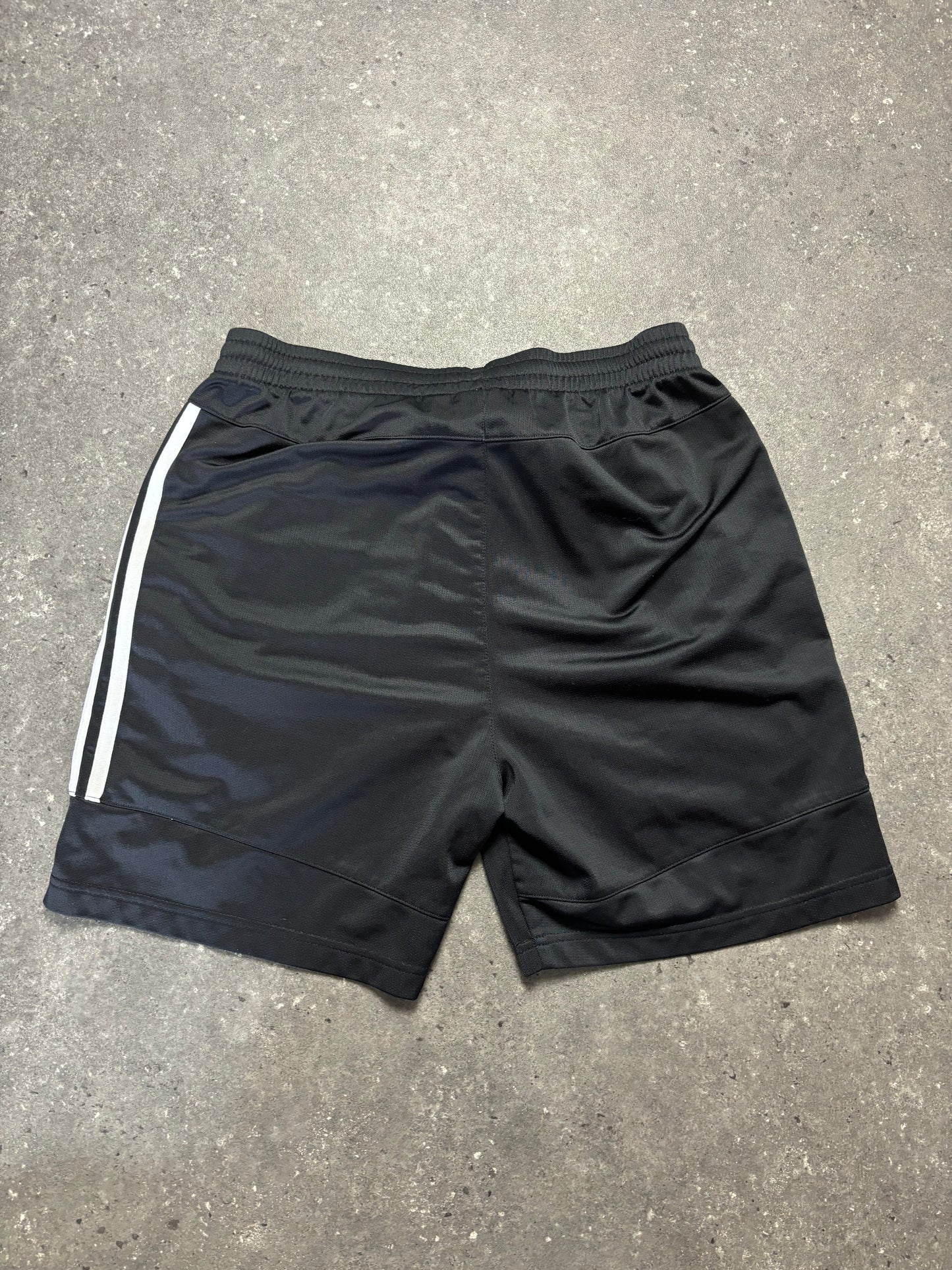 Adidas Shorts (M)