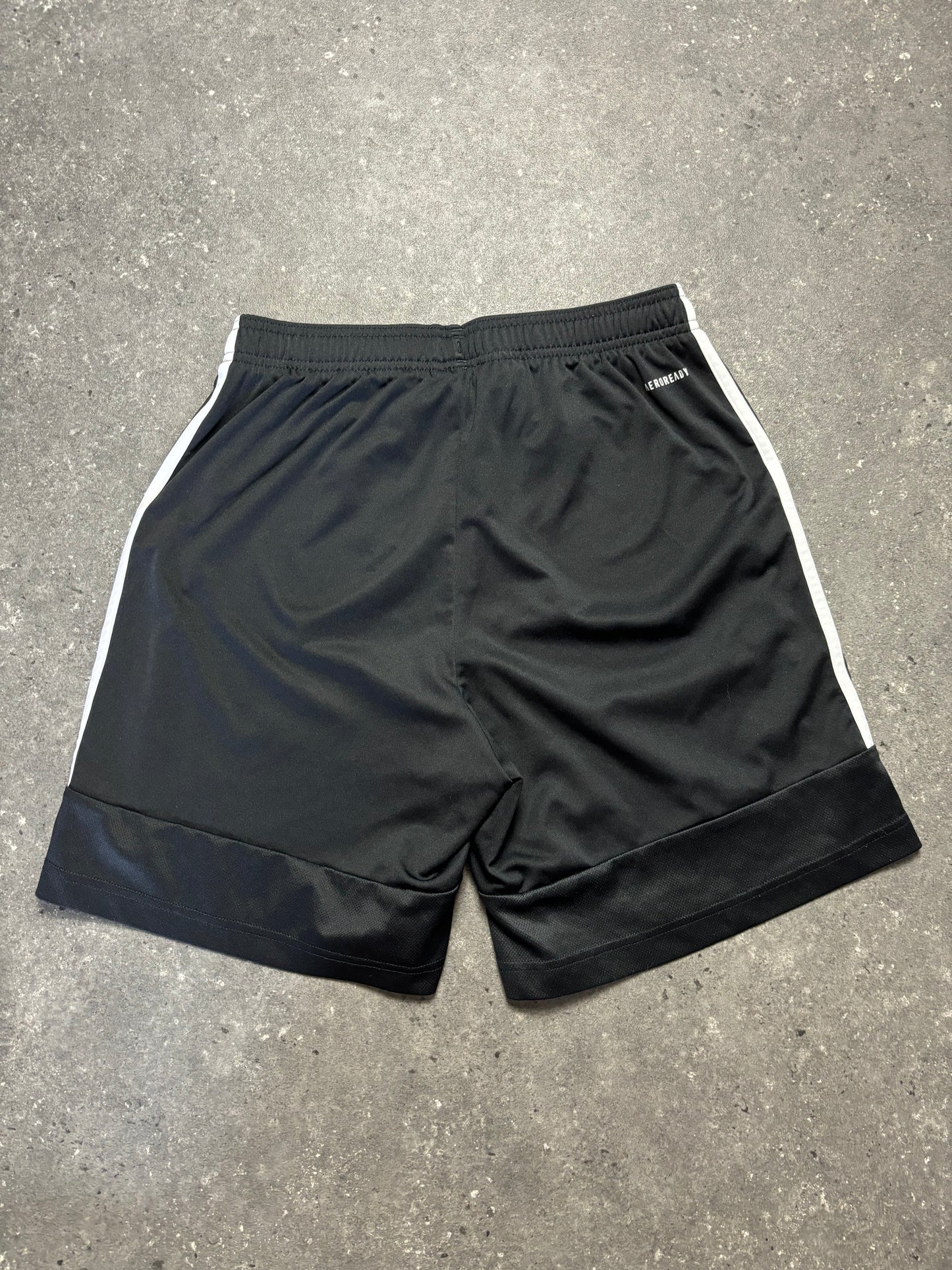 Adidas Shorts (S)