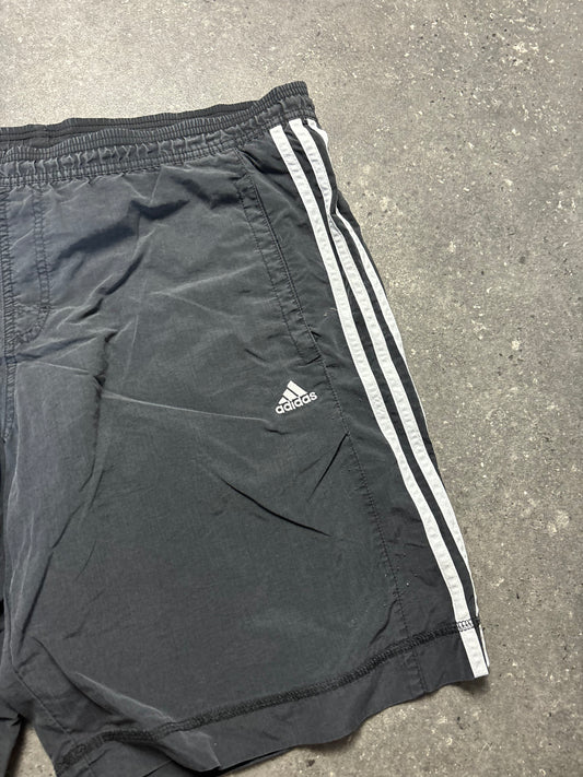Adidas Shorts (L)