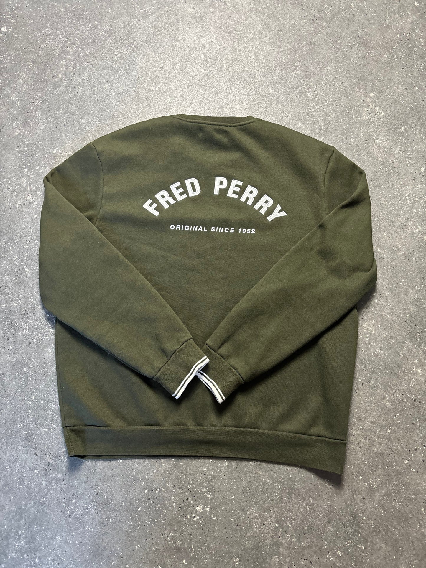 Fred Perry Sweater (XL)
