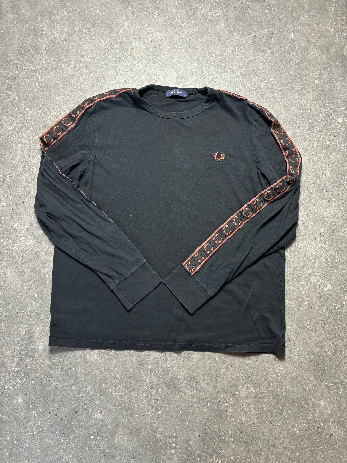 Fred Perry Sweater (XL)