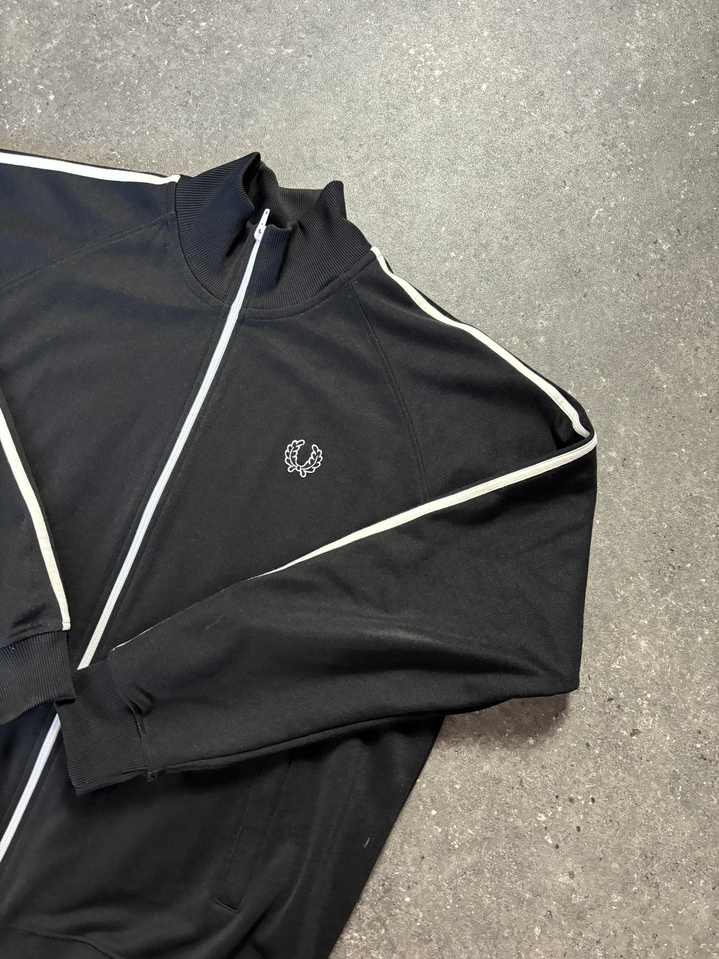 Fred Perry Jacke (XL)