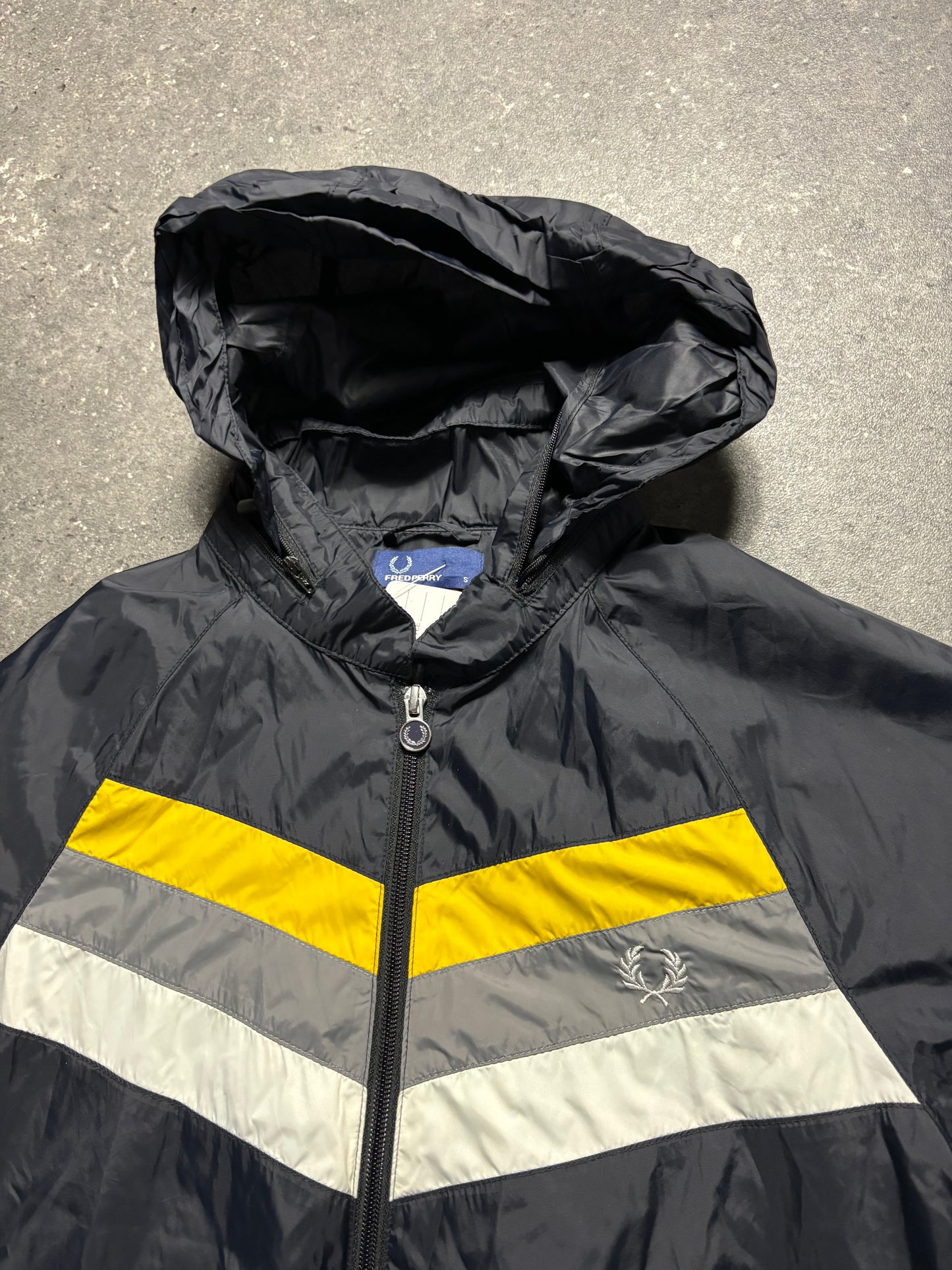 Fred Perry Jacke (S)