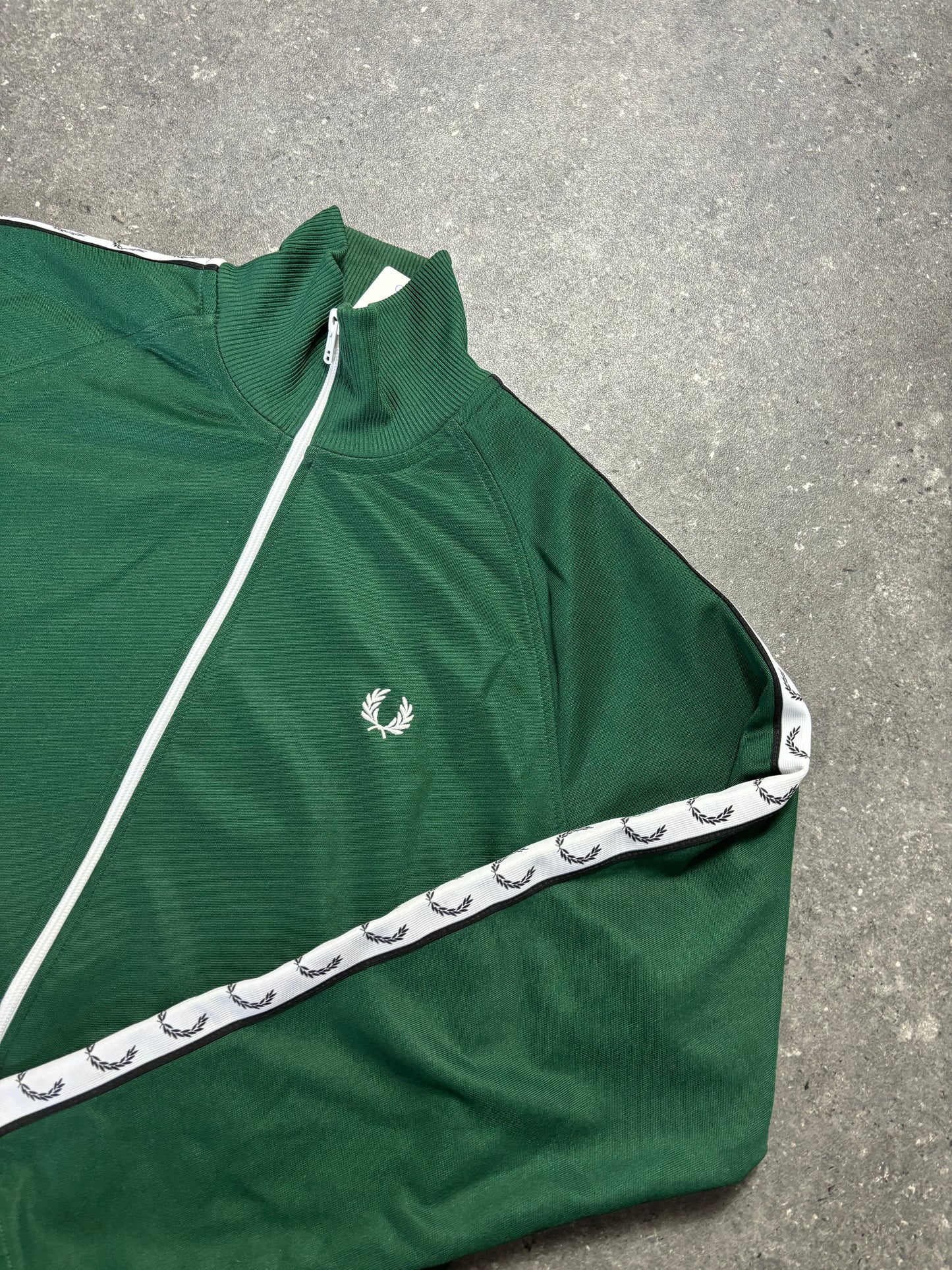 Fred Perry Jacke (M)