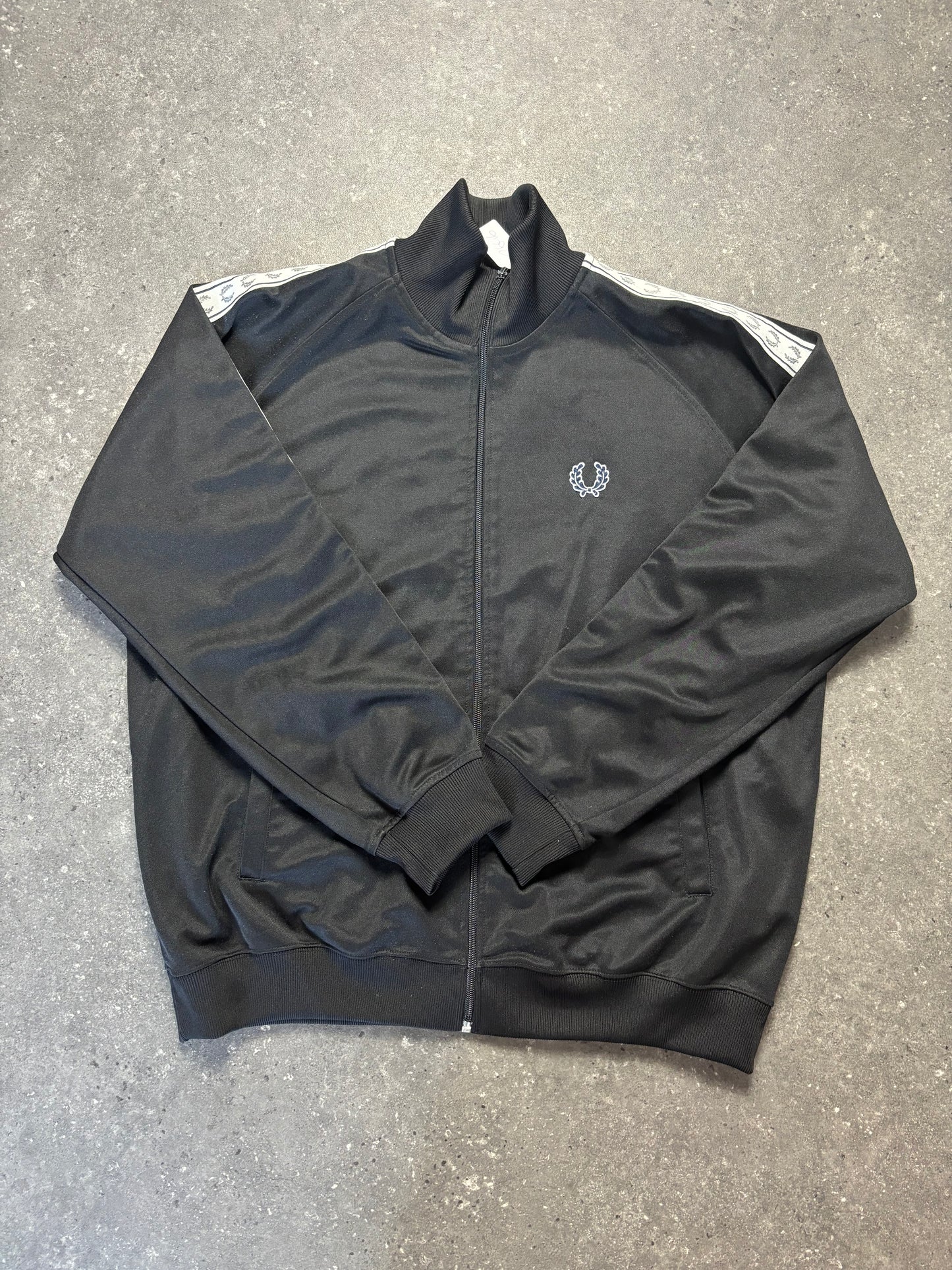 Fred Perry Jacke (XL)