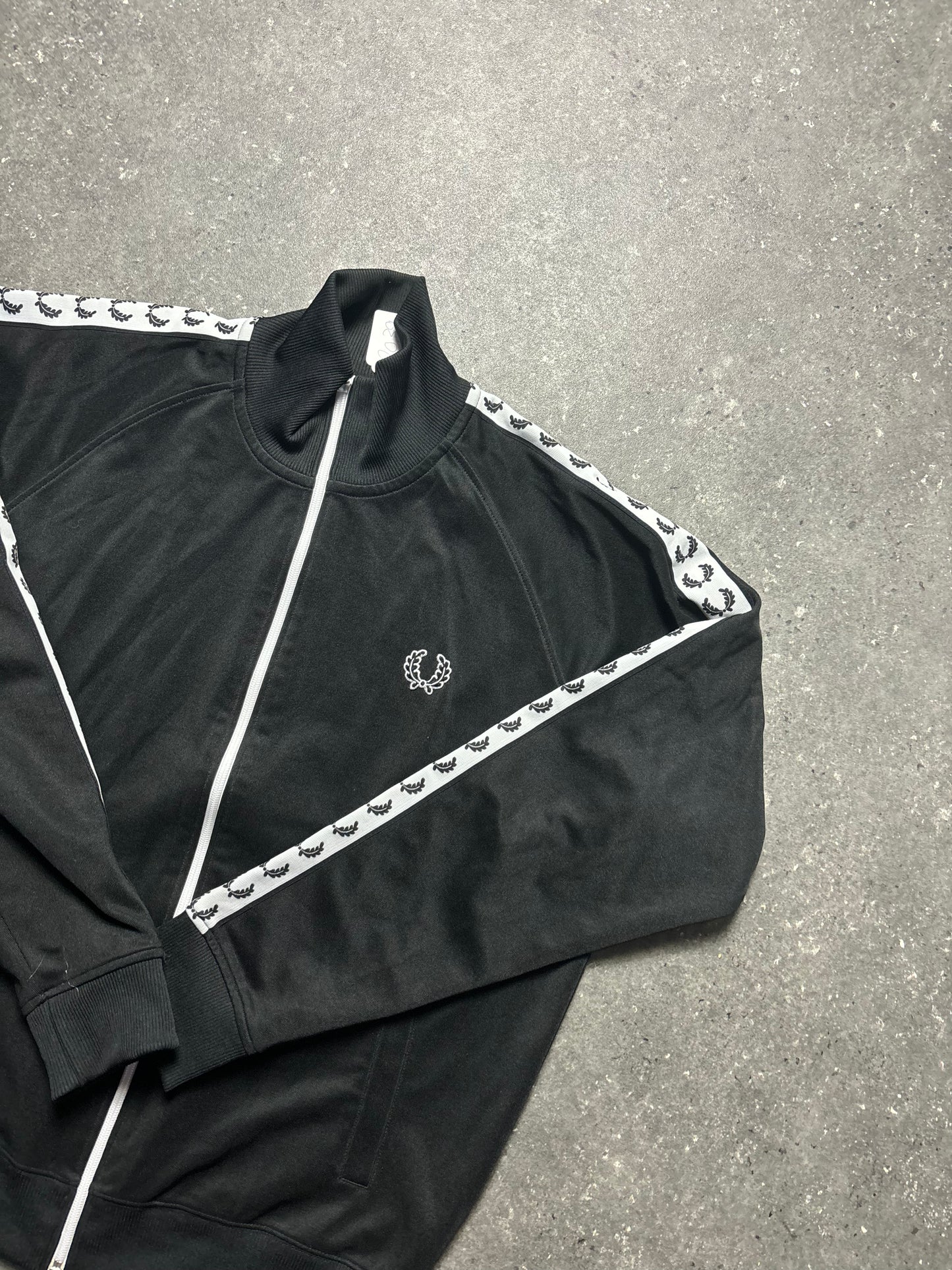 Fred Perry Jacke (L)