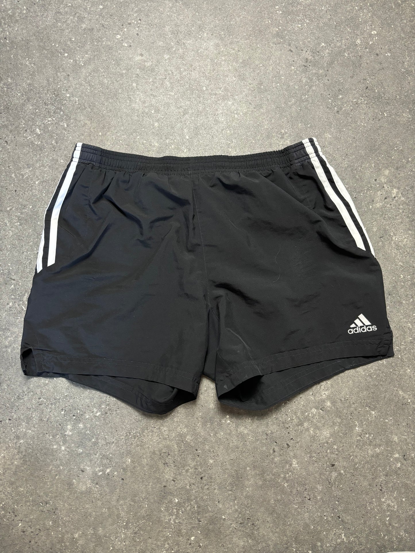 Adidas Shorts (M)