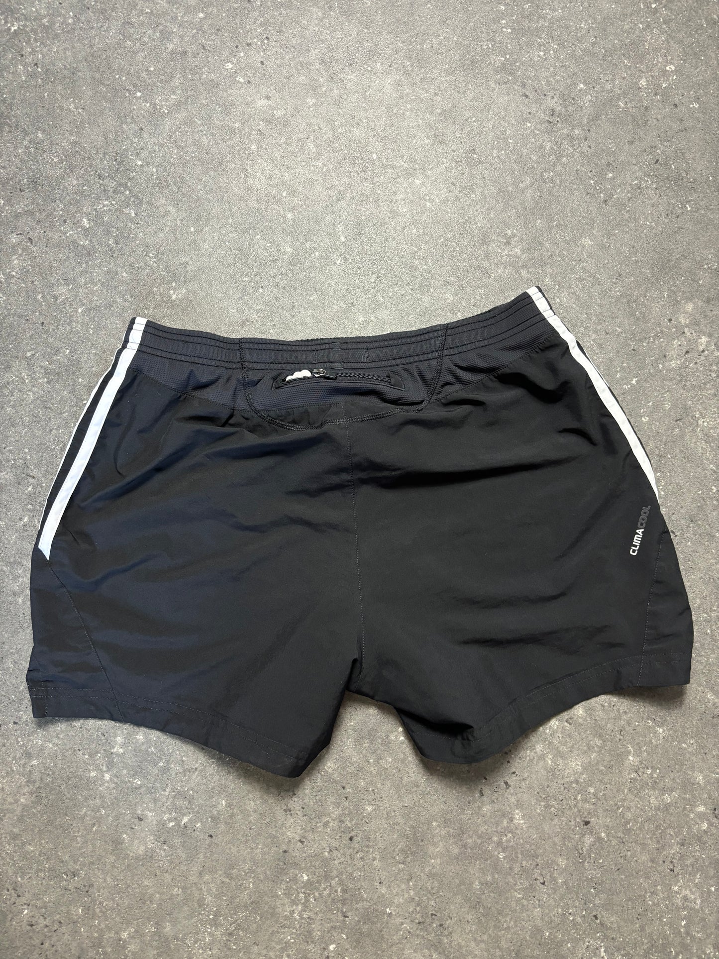 Adidas Shorts (M)