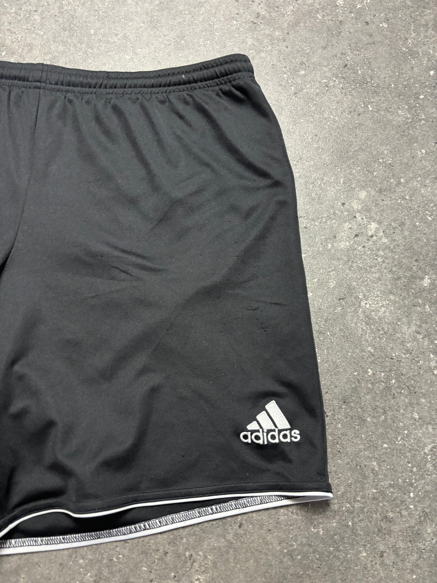 Adidas Shorts (M)