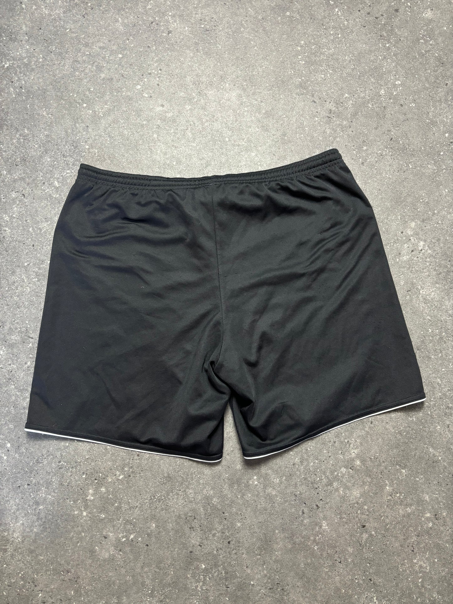 Adidas Shorts (M)