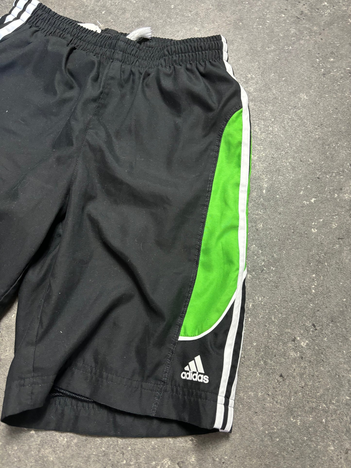 Adidas Shorts (M)