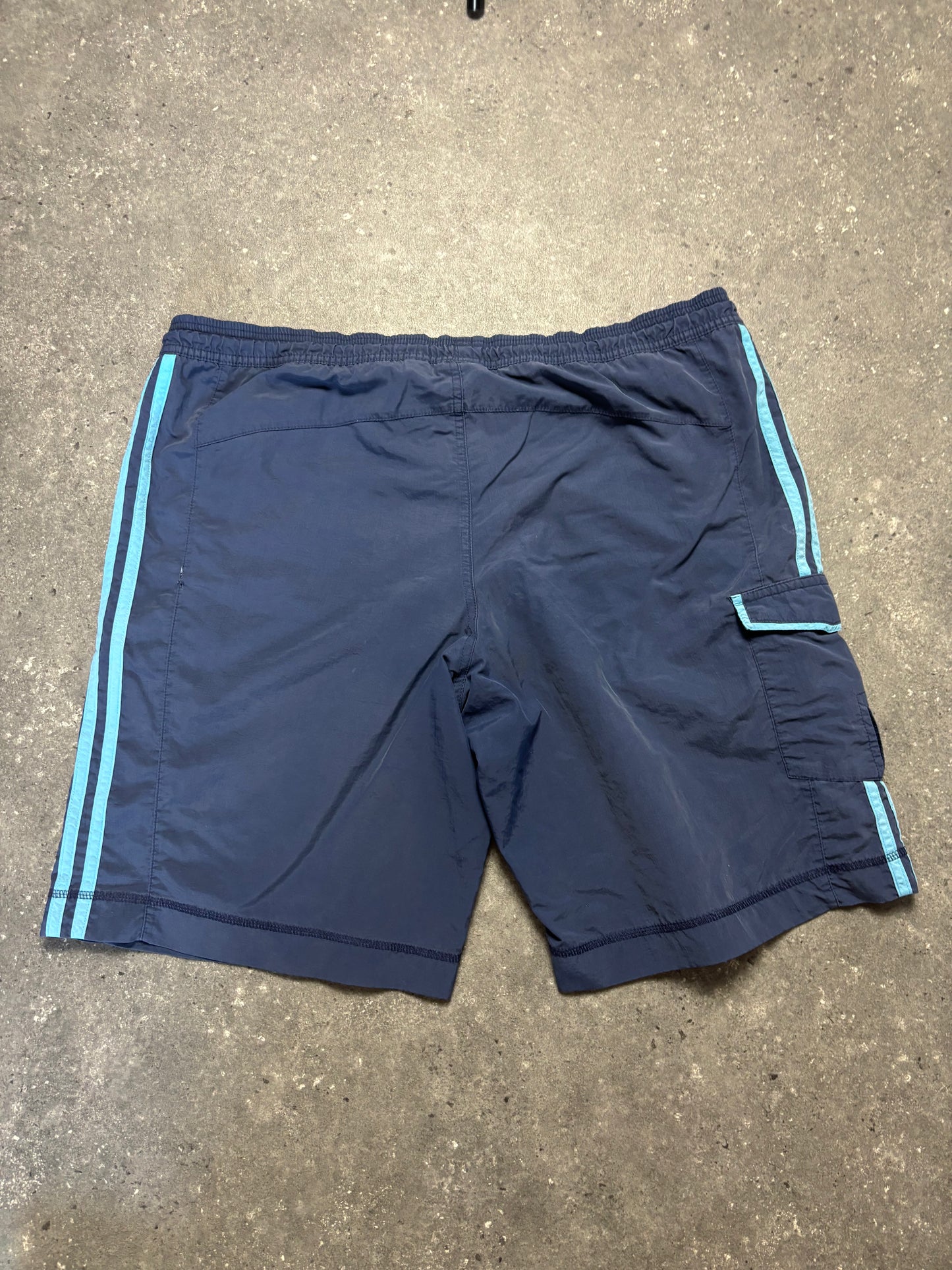 Adidas Shorts (L)