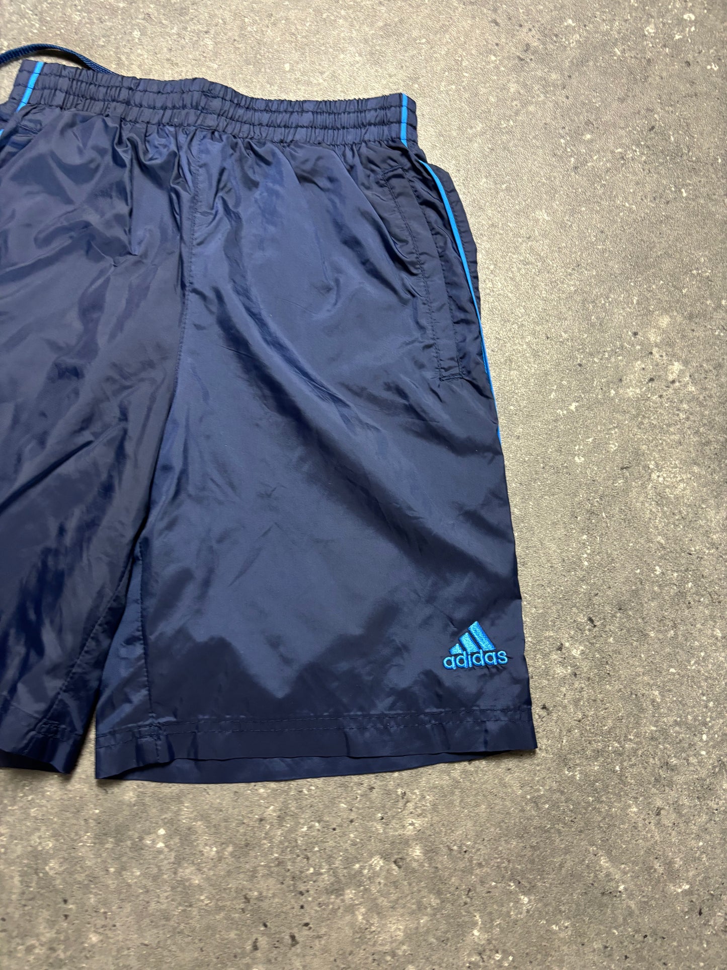 Adidas Shorts (M)