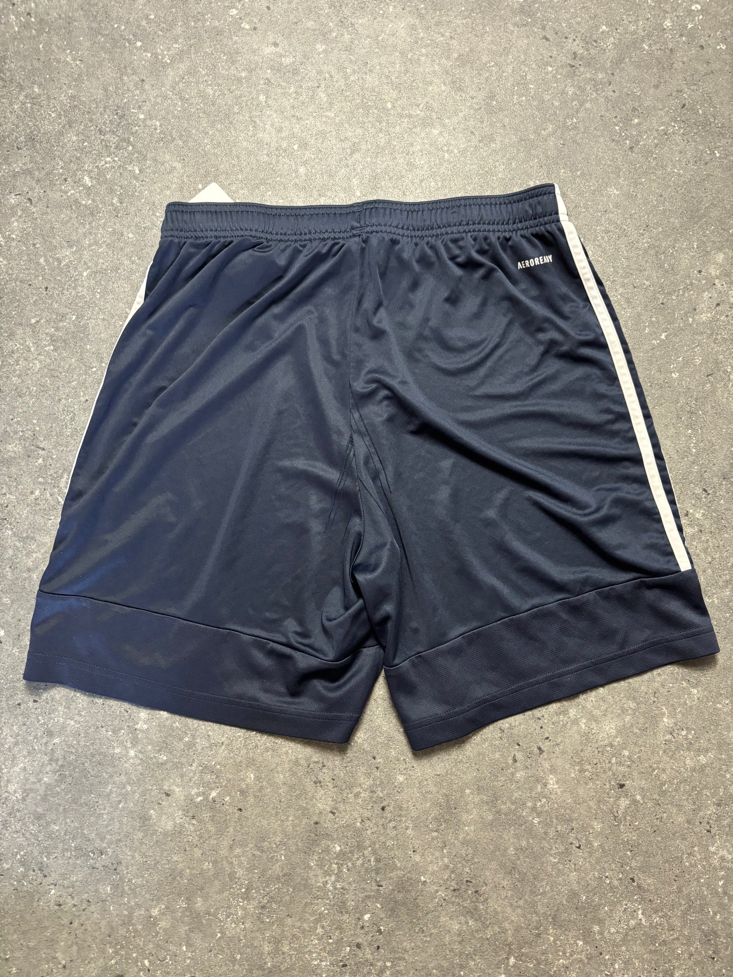 Adidas Shorts (M)