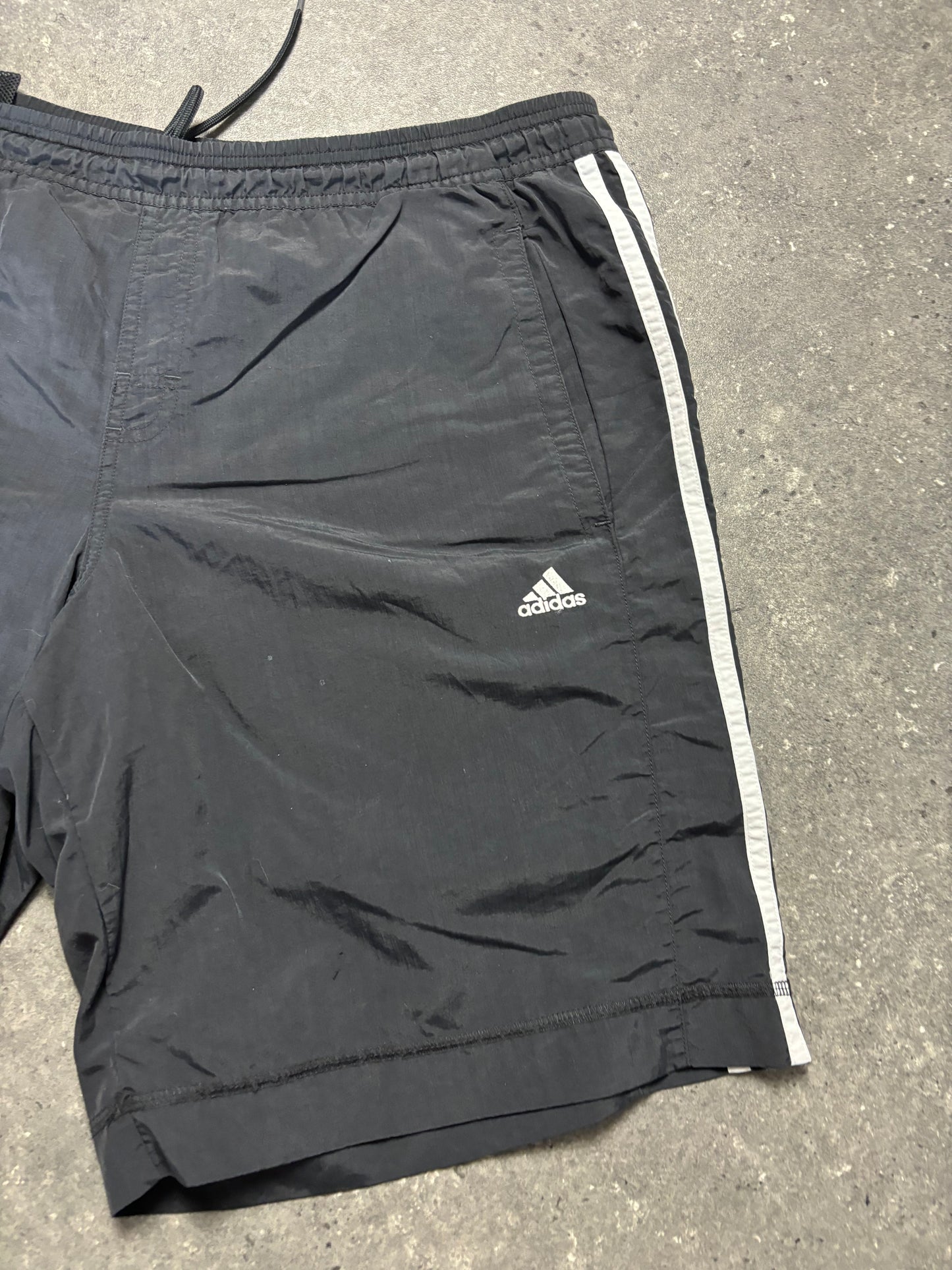 Adidas Shorts (L)