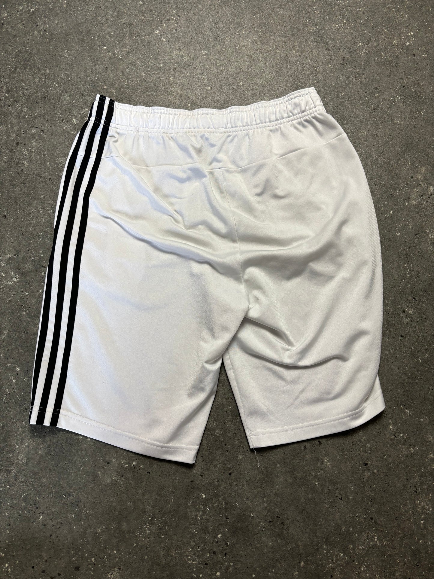 Adidas Shorts (M)
