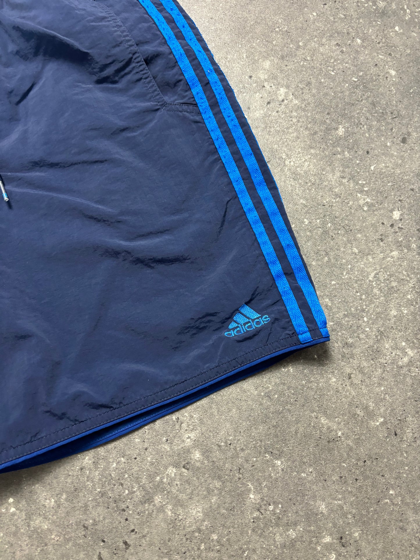 Adidas Shorts (L)