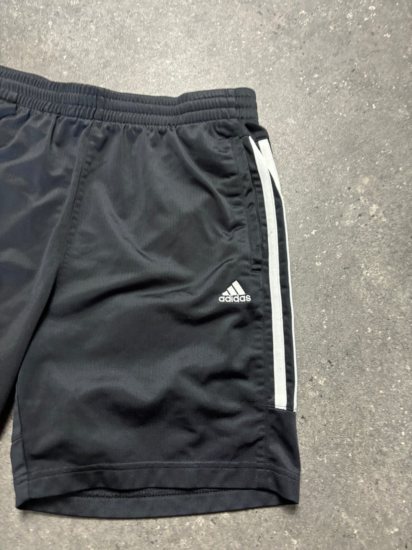 Adidas Shorts (M)