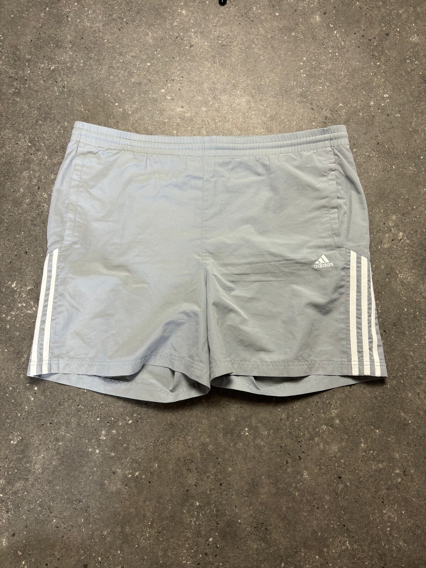 Adidas Shorts (L)