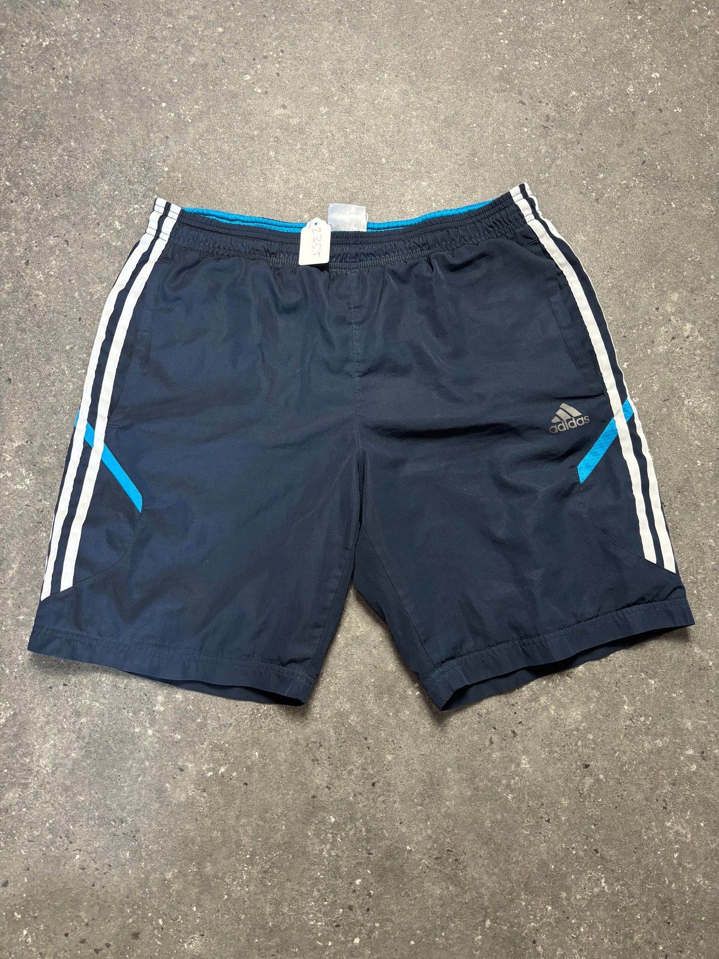 Adidas Shorts (L)