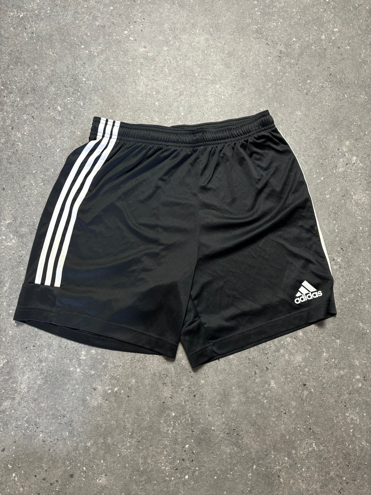 Adidas Shorts (M)