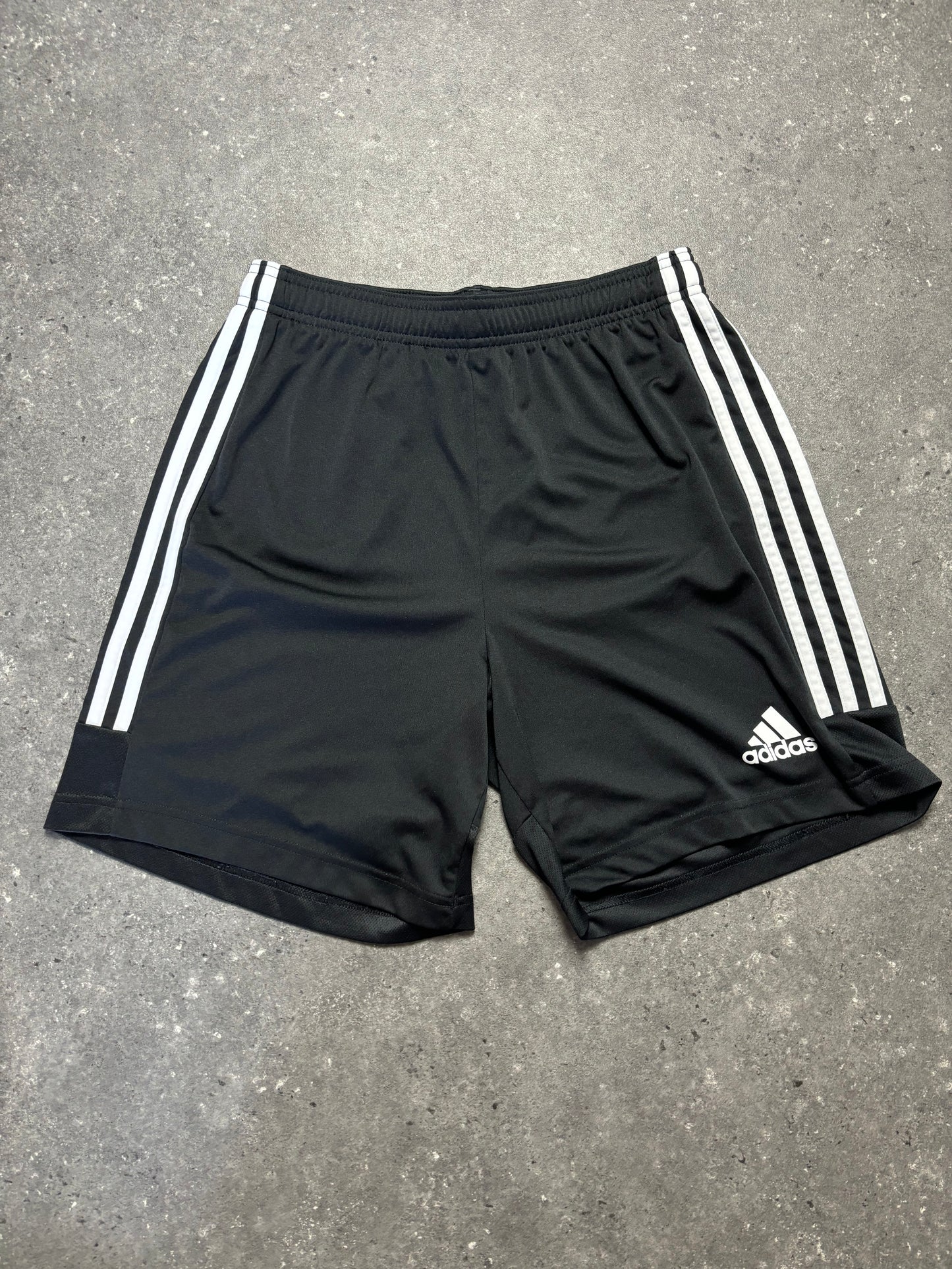 Adidas Shorts (S)