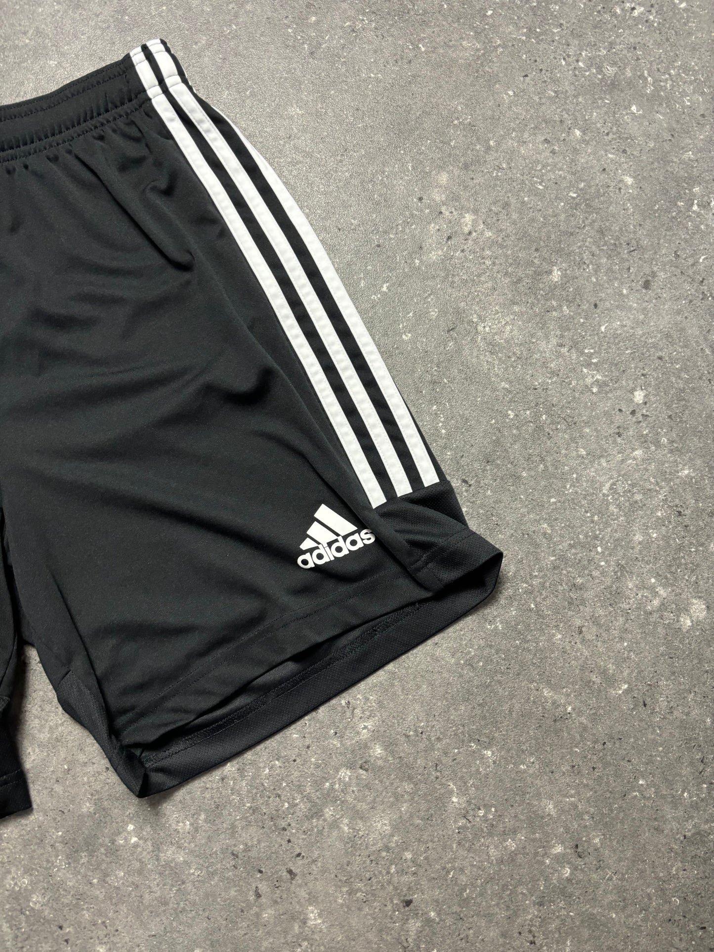 Adidas Shorts (S)