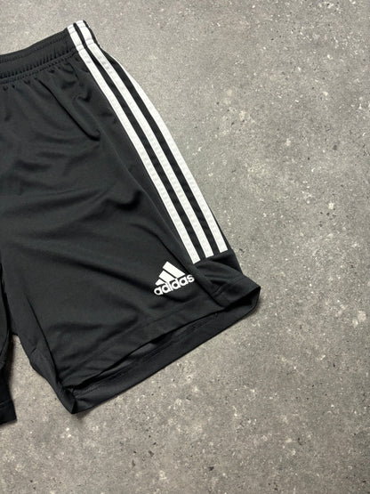 Adidas Shorts (S)
