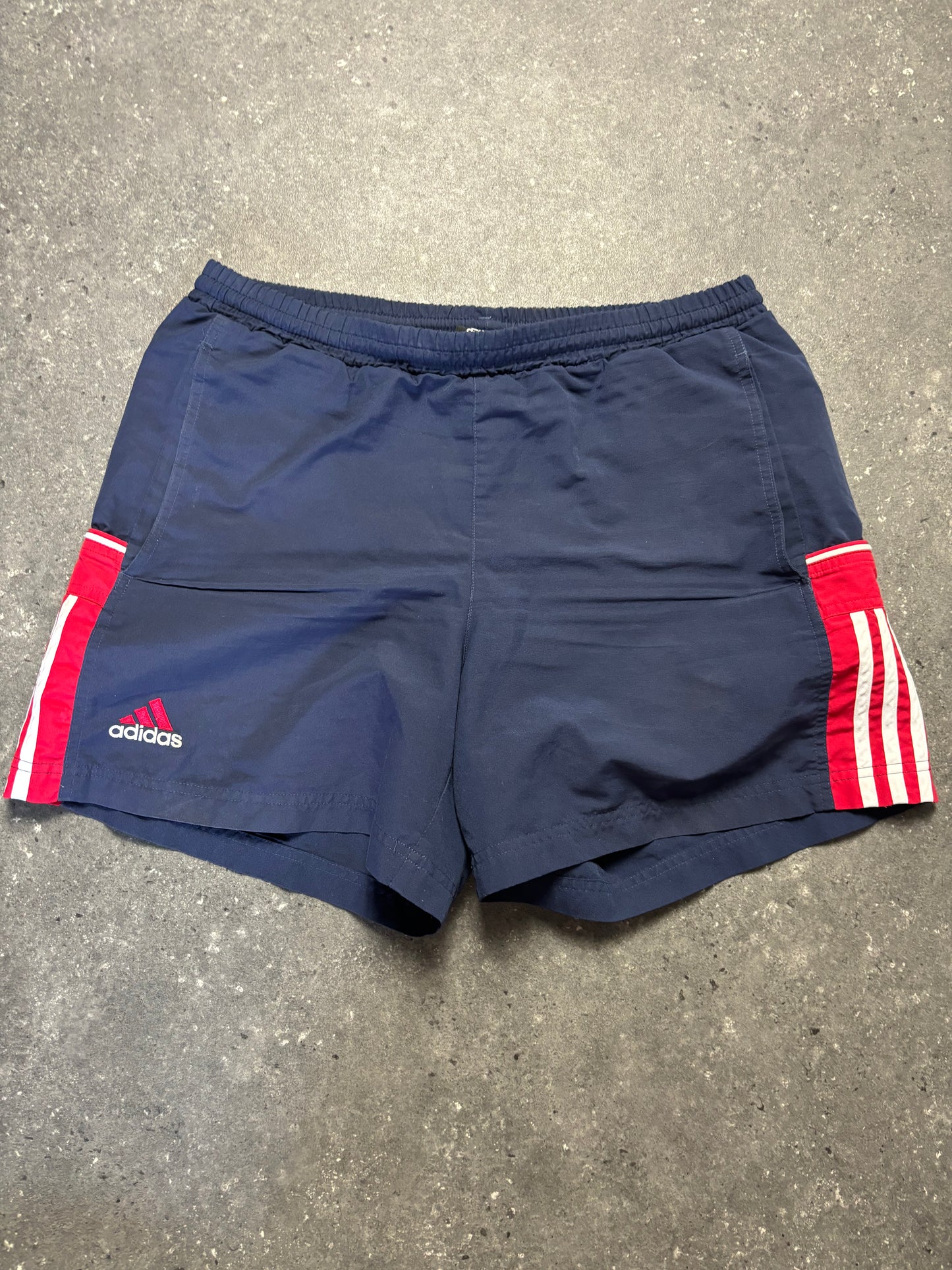 Adidas Shorts (M)