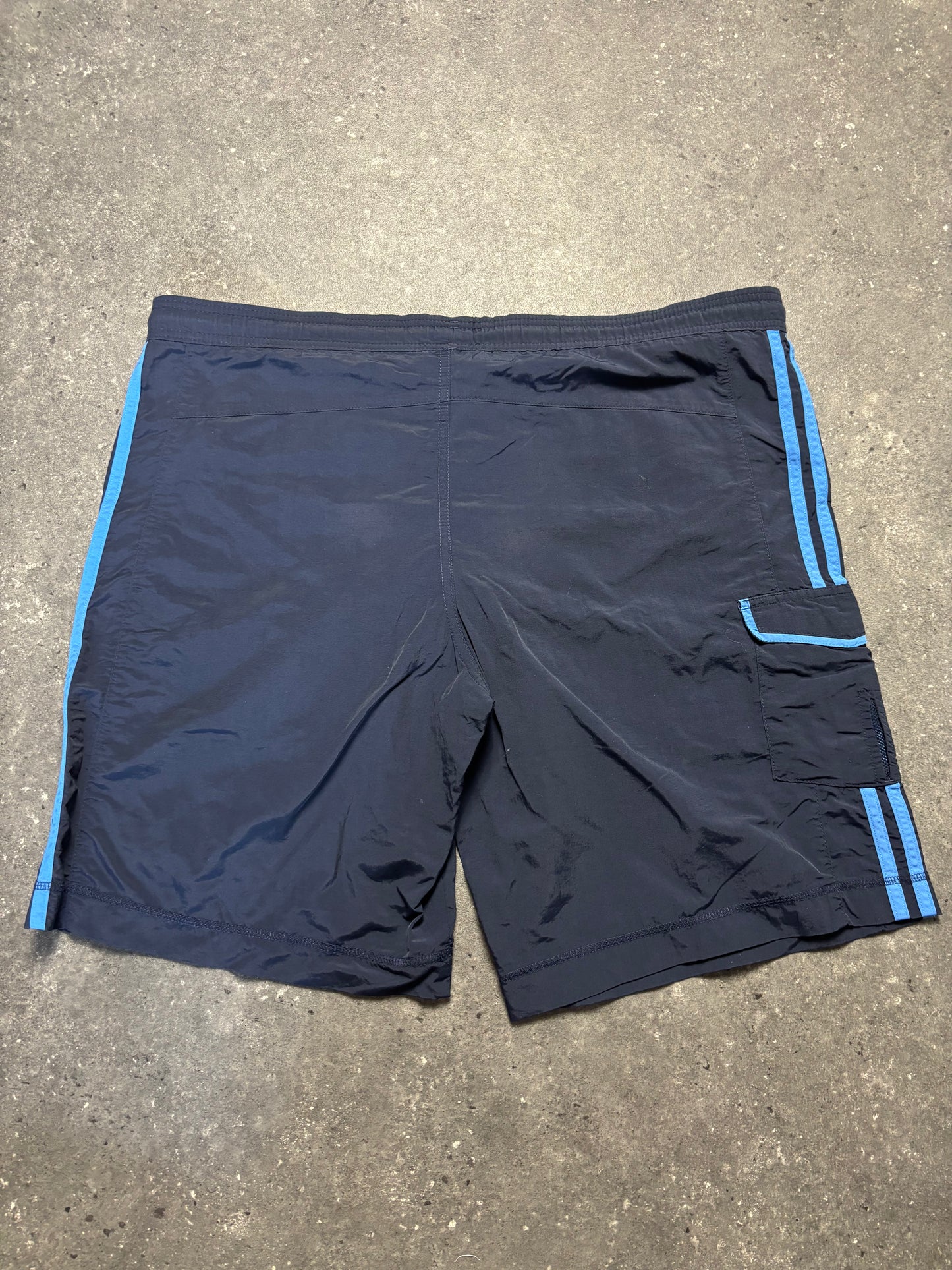 Adidas Shorts (L)