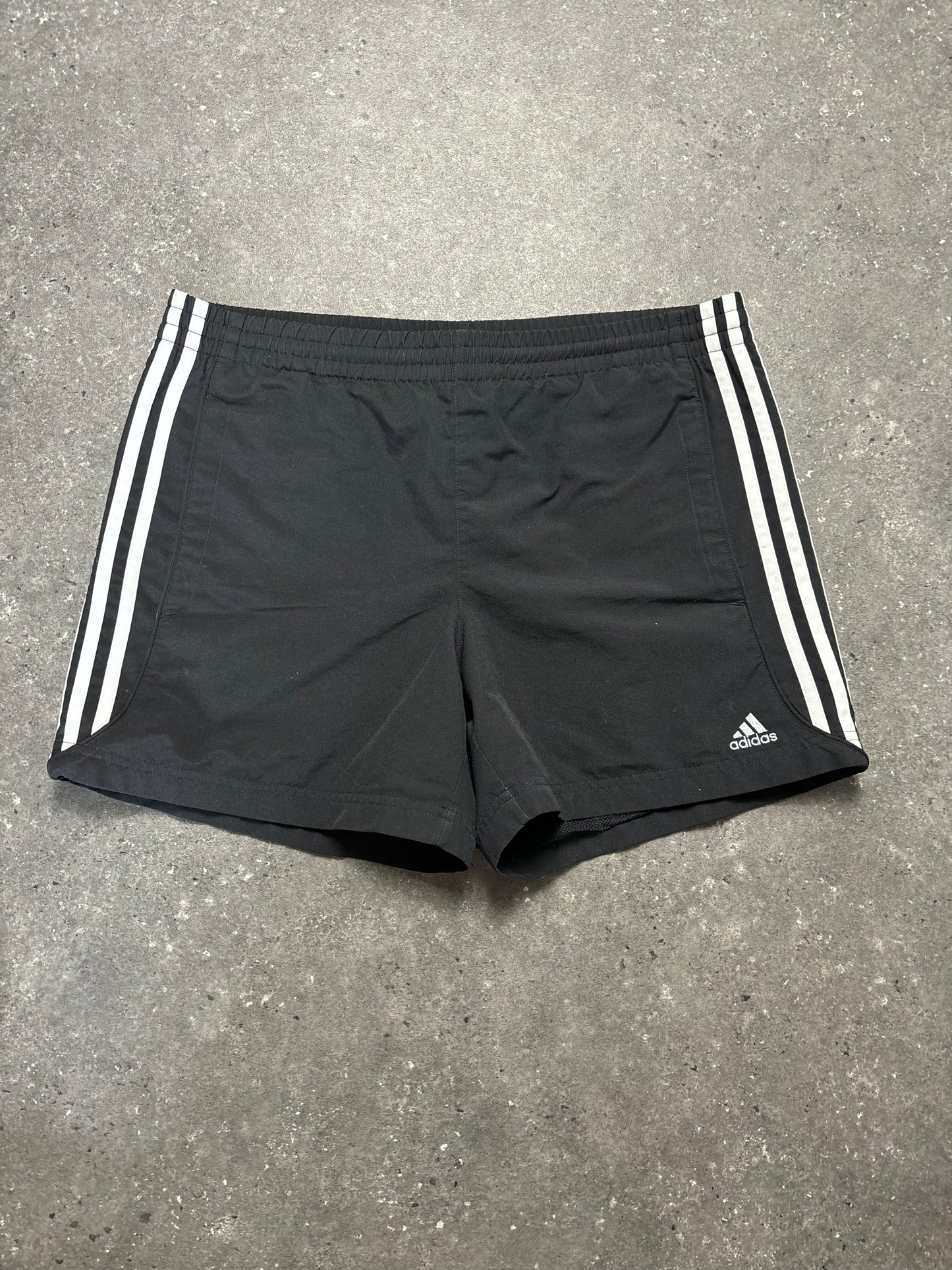 Adidas Shorts (S)