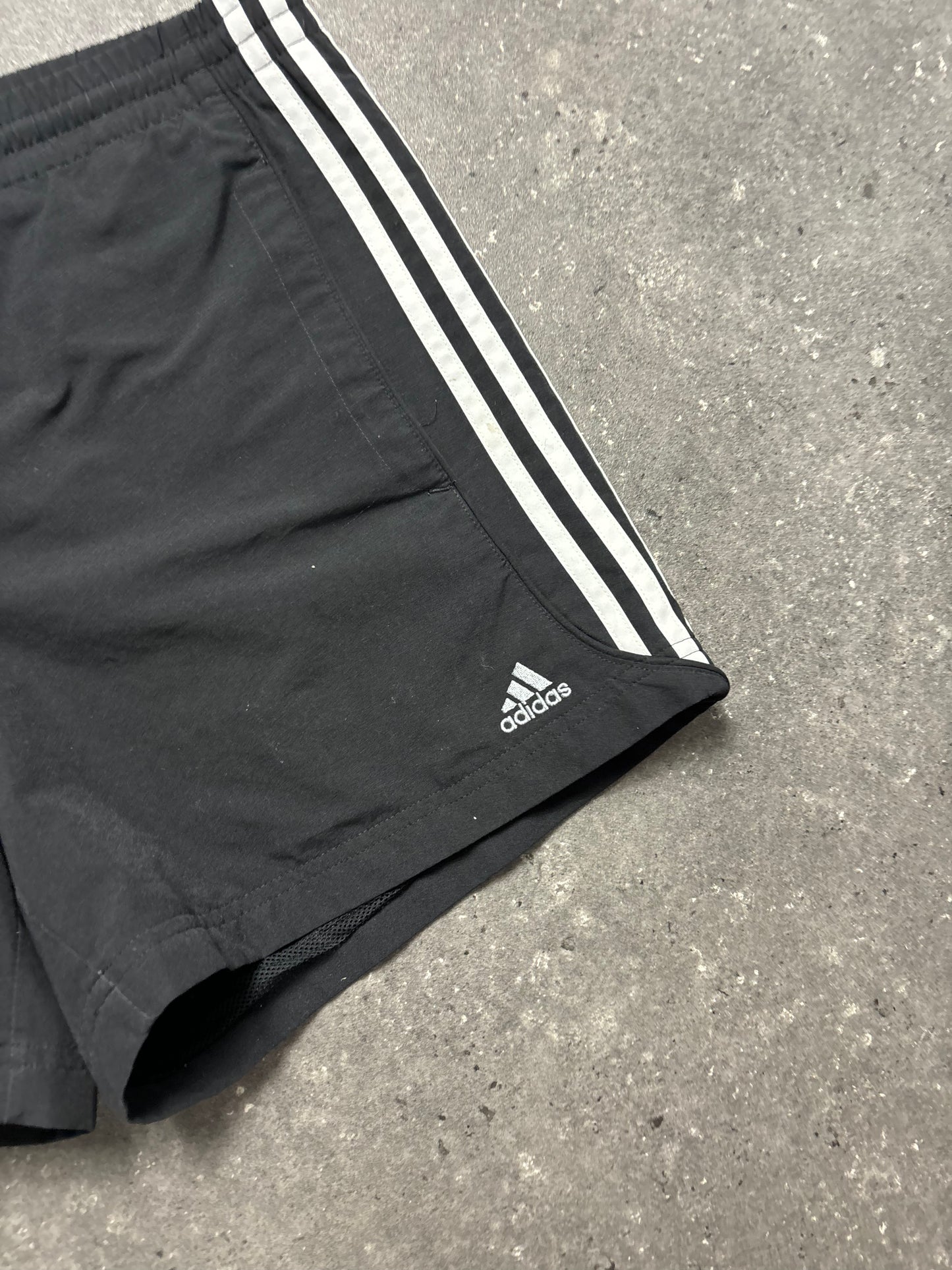 Adidas Shorts (S)