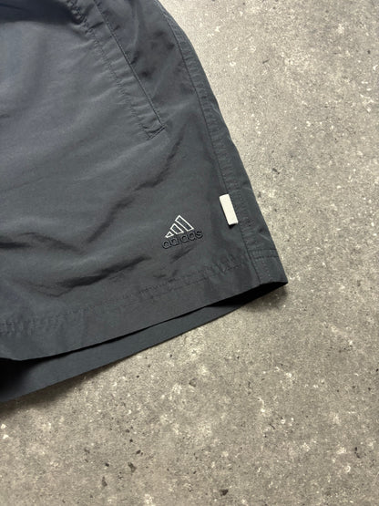 Adidas Shorts (S)