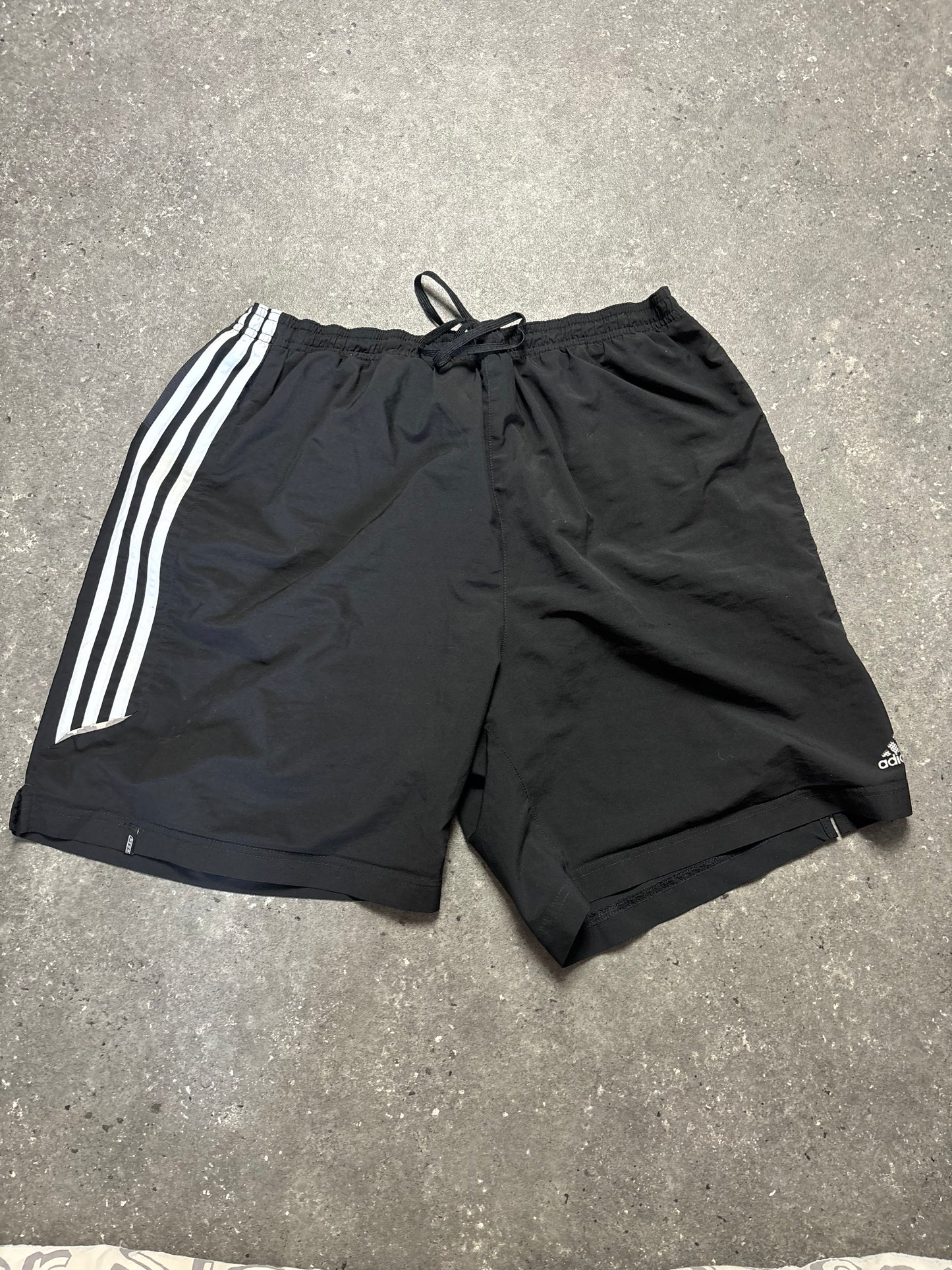 Adidas Shorts (M)