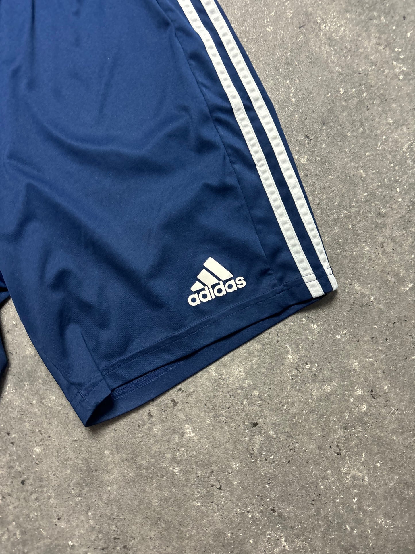 Adidas Shorts (S)