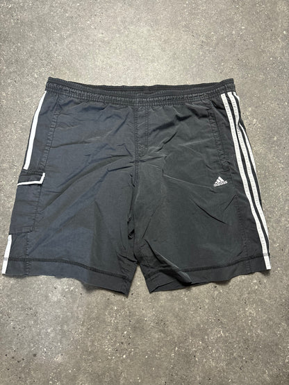 Adidas Shorts (L)