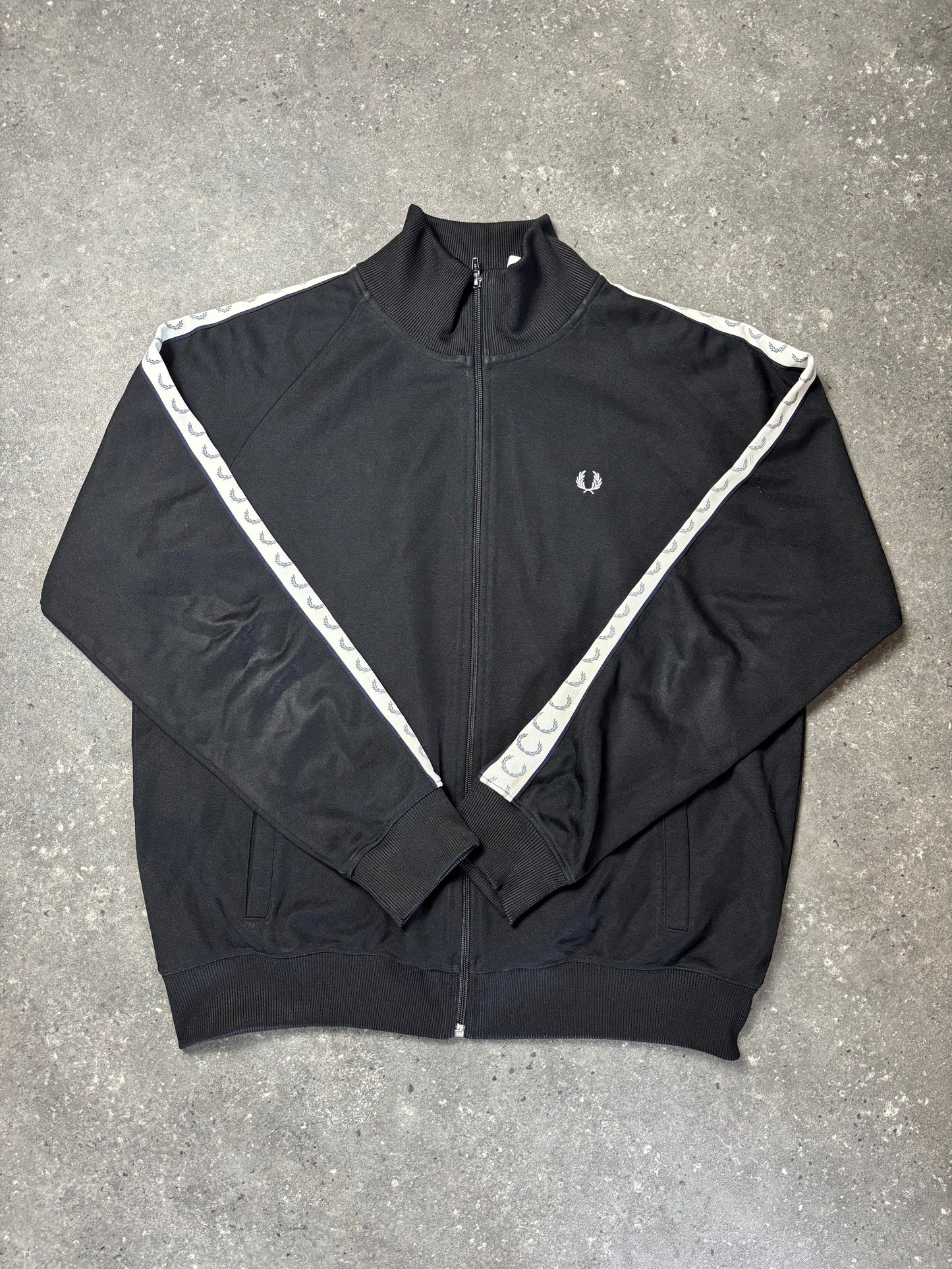 Fred Perry Jacke (XL)