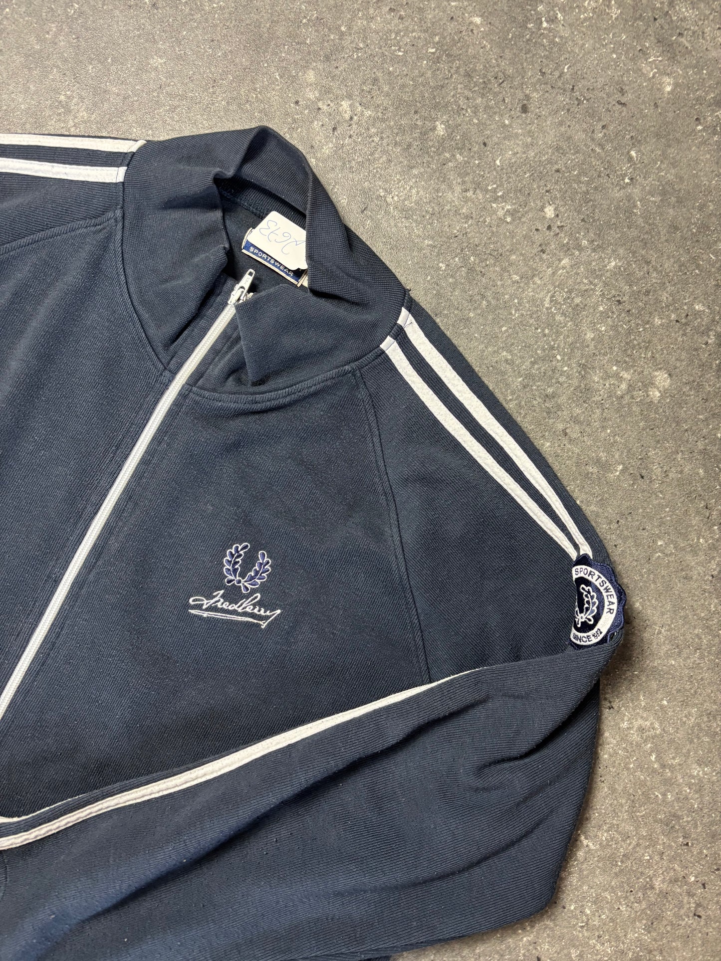 Fred Perry Jacke (XL)