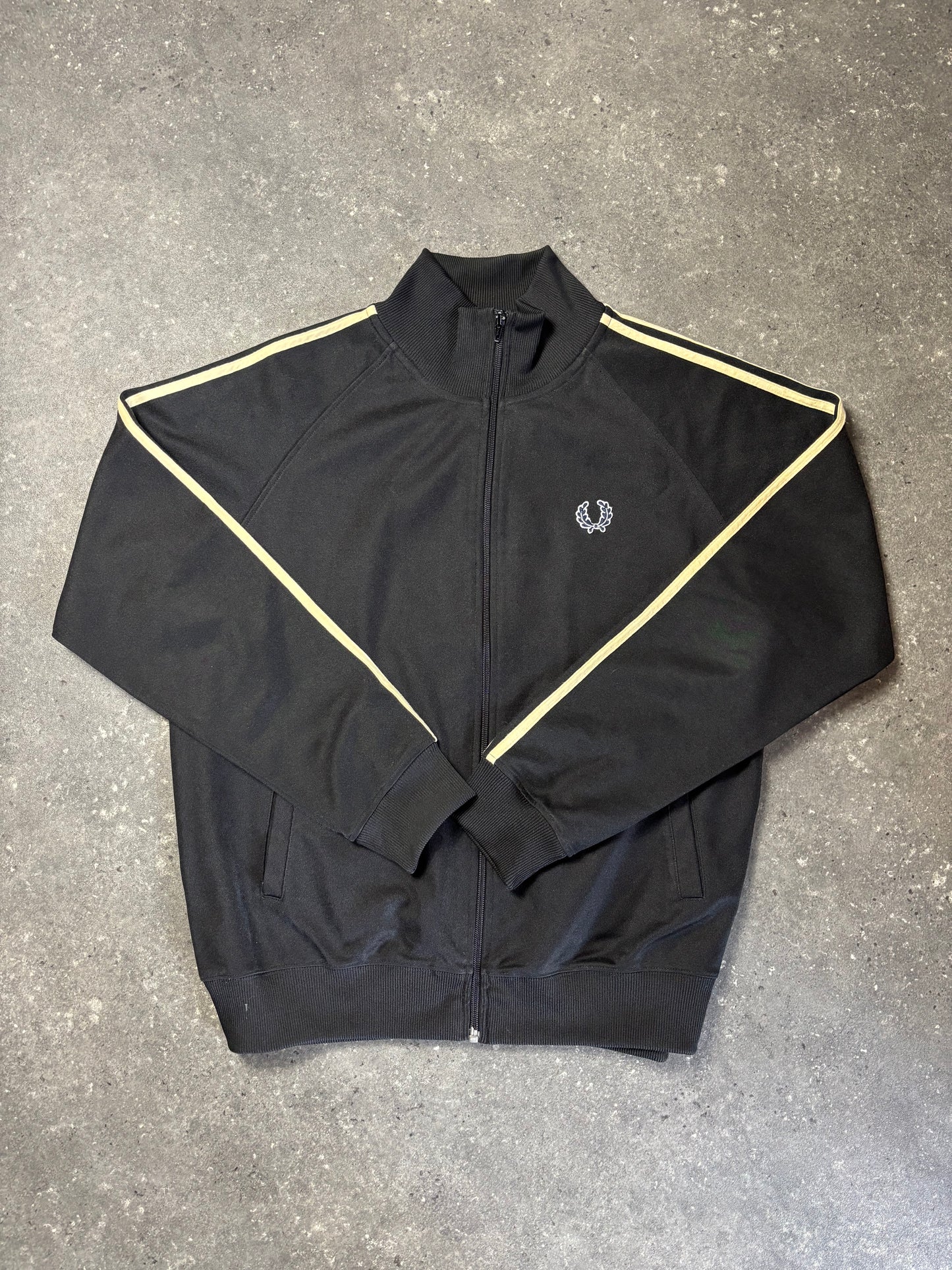 Fred Perry Jacke (XL)