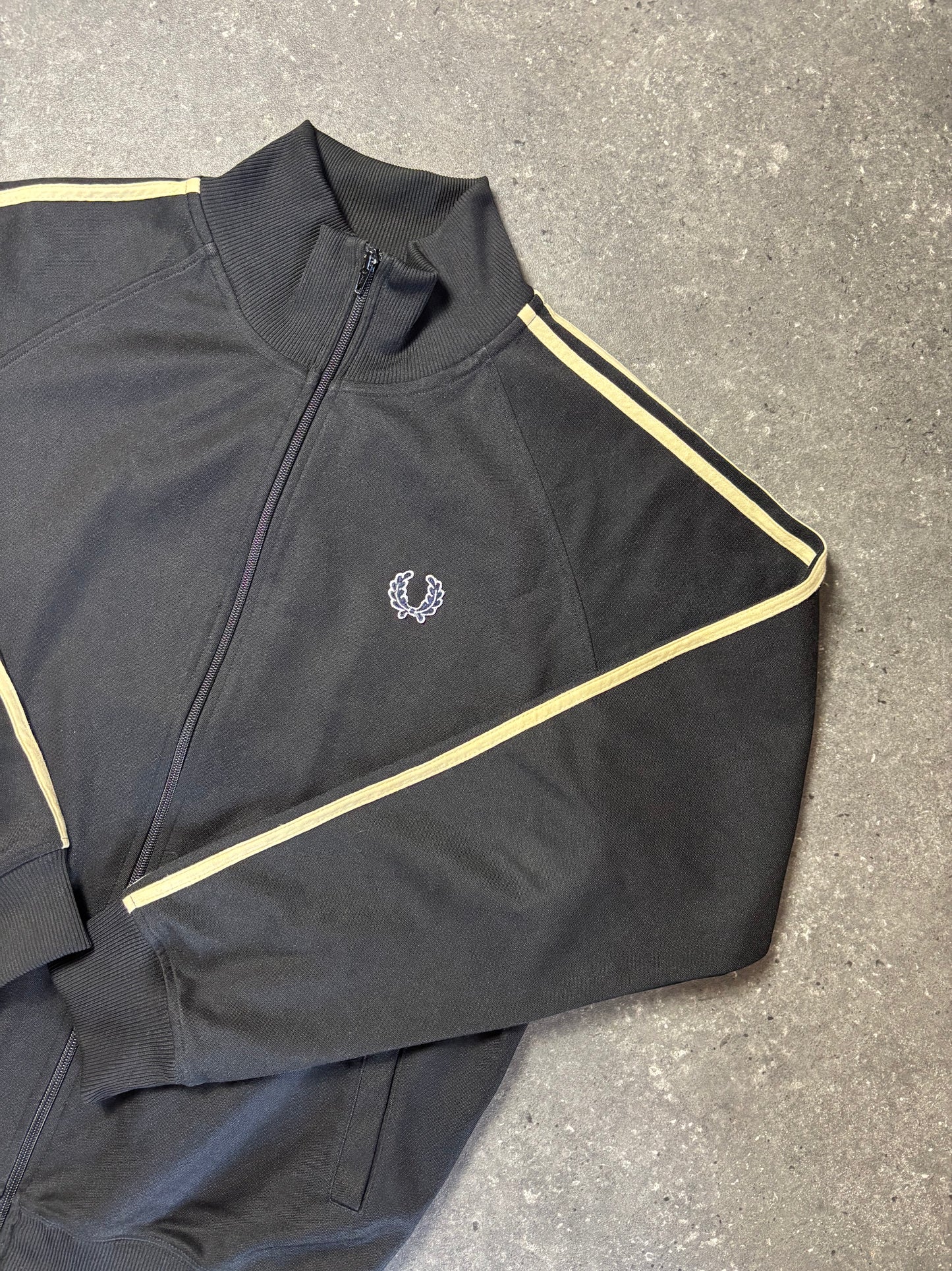 Fred Perry Jacke (XL)