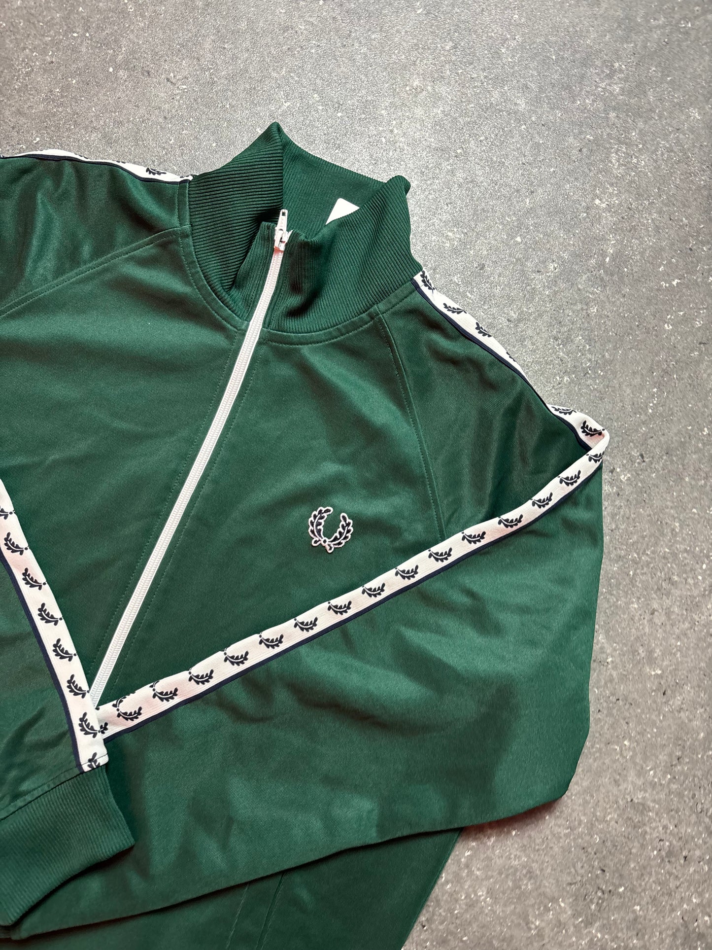 Fred Perry Jacke (L)
