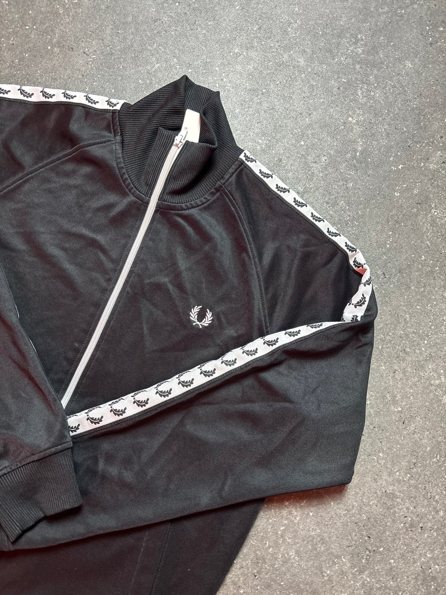 Fred Perry Jacke (M)