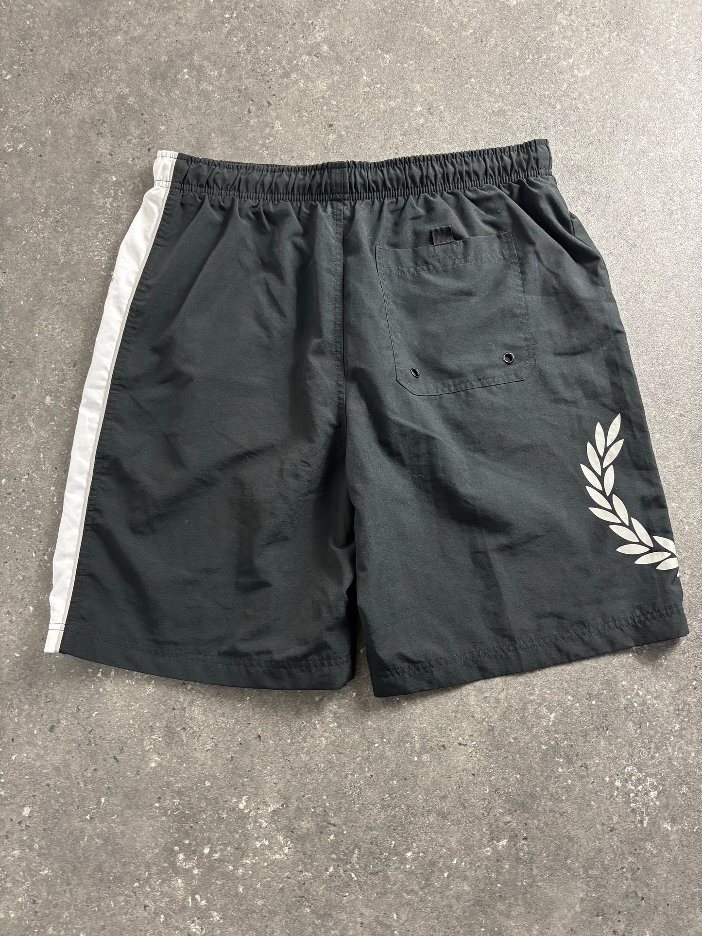 Fred Perry Shorts (M)