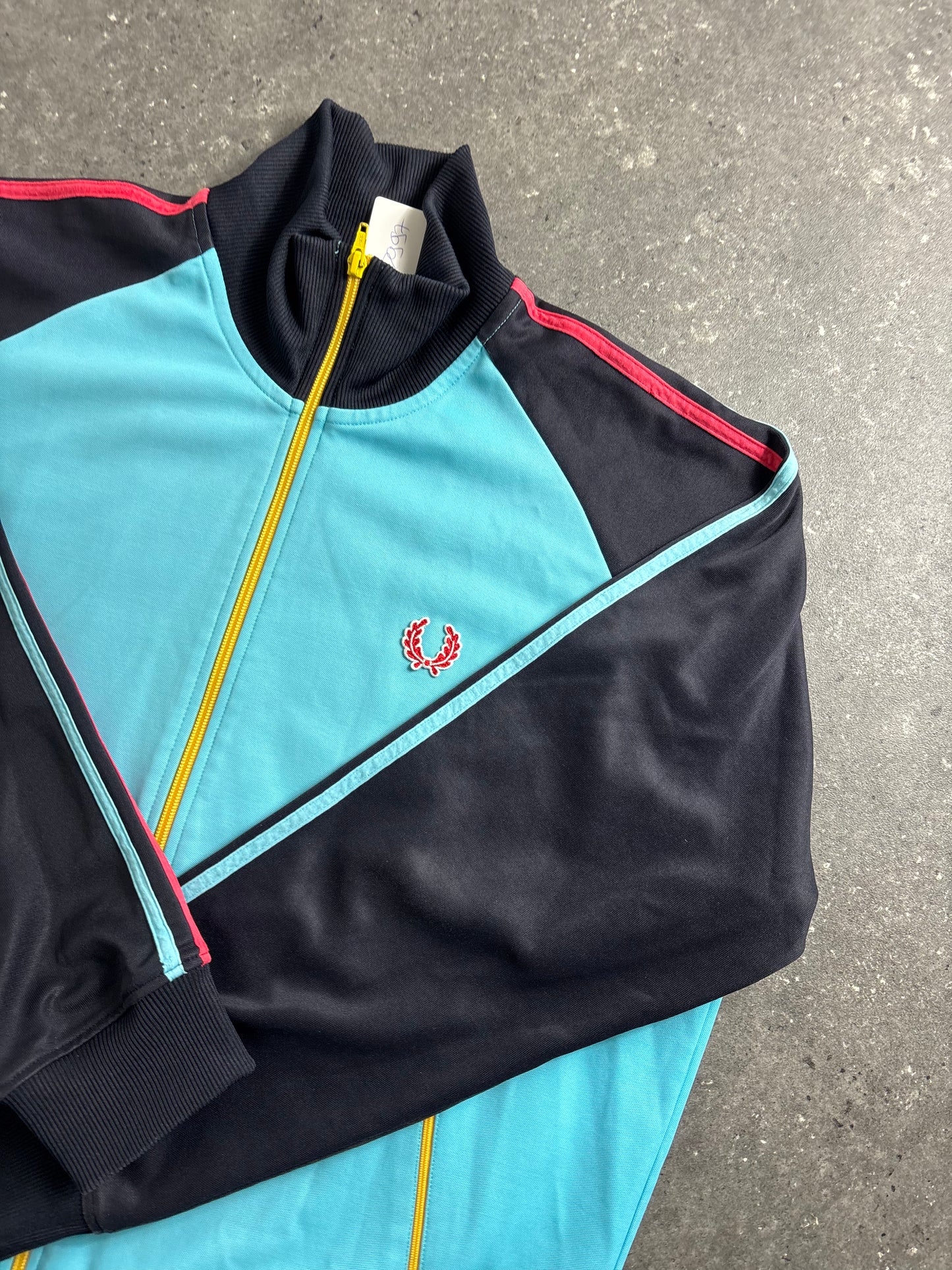 Fred Perry Jacke (XL)