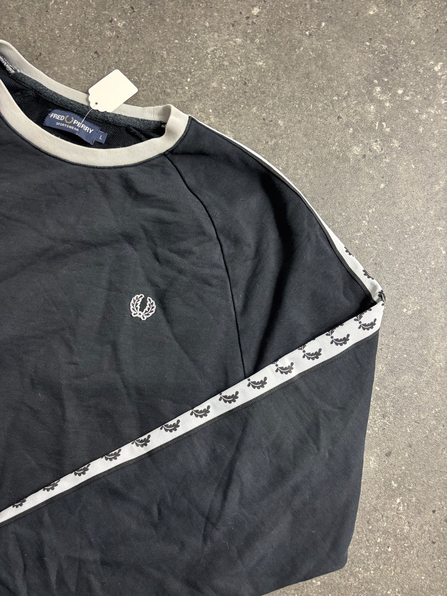 Fred Perry Sweater (L)
