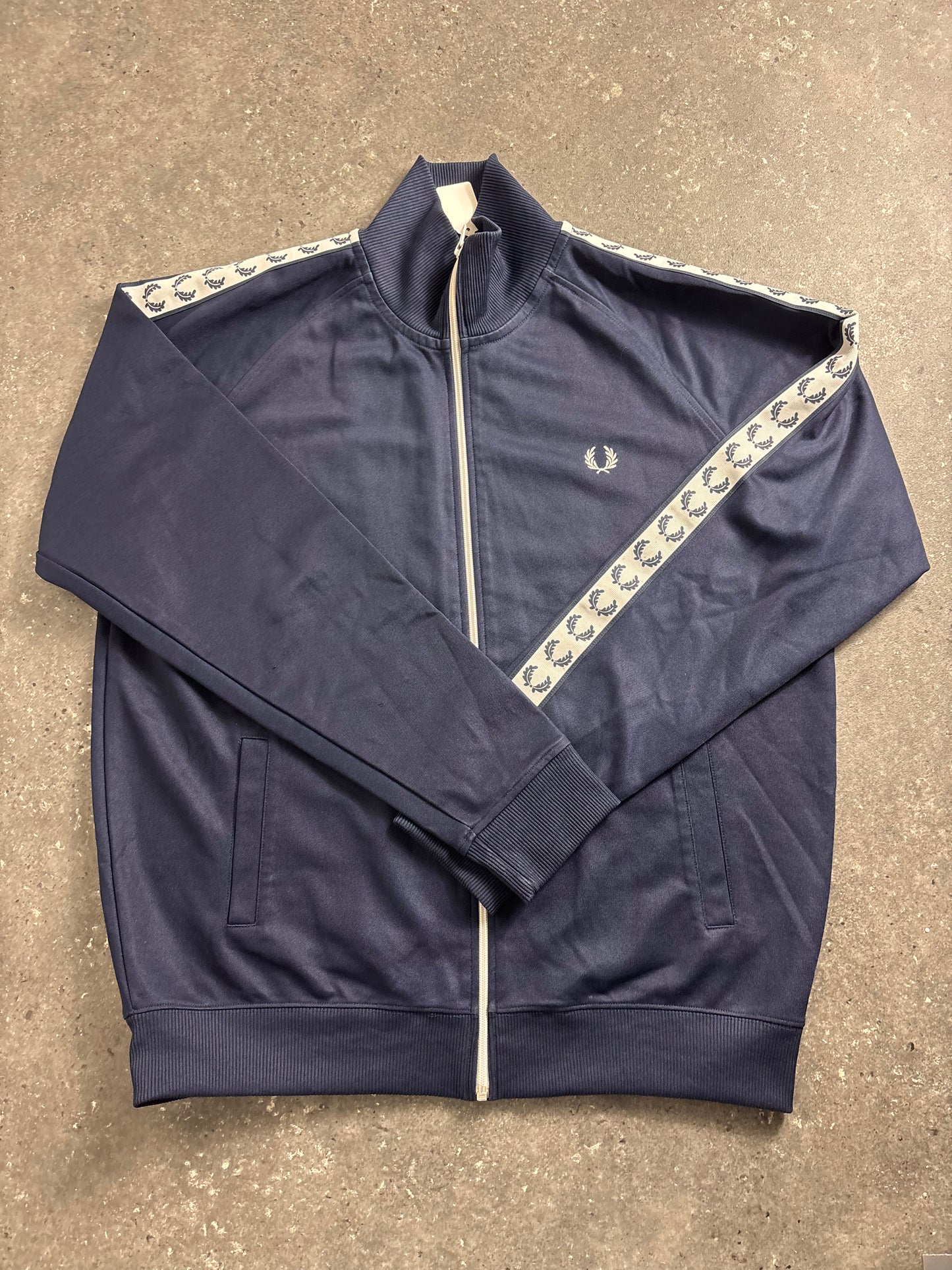 Fred Perry Jacke (XL)