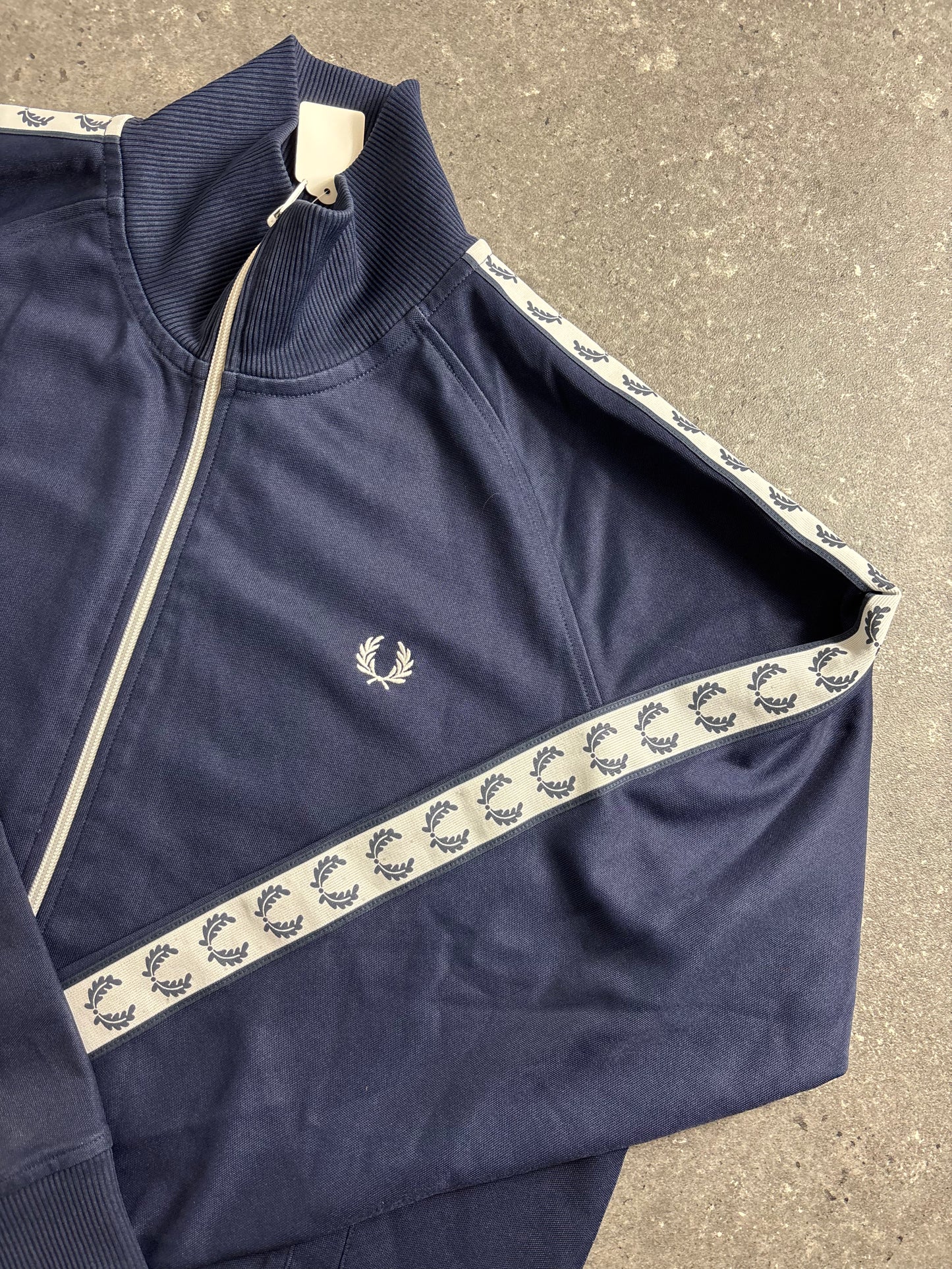 Fred Perry Jacke (XL)