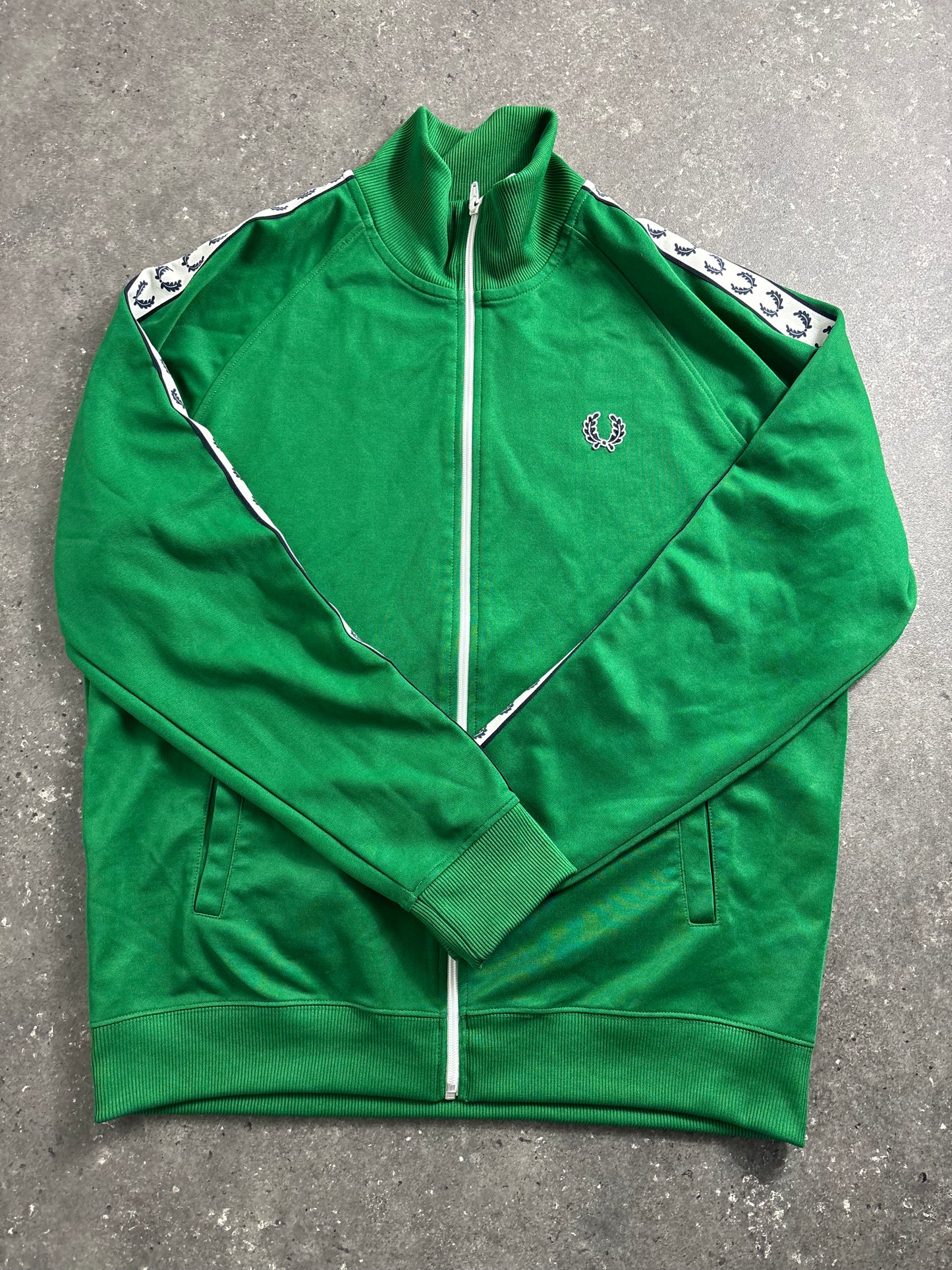 Fred Perry Jacke (XL)